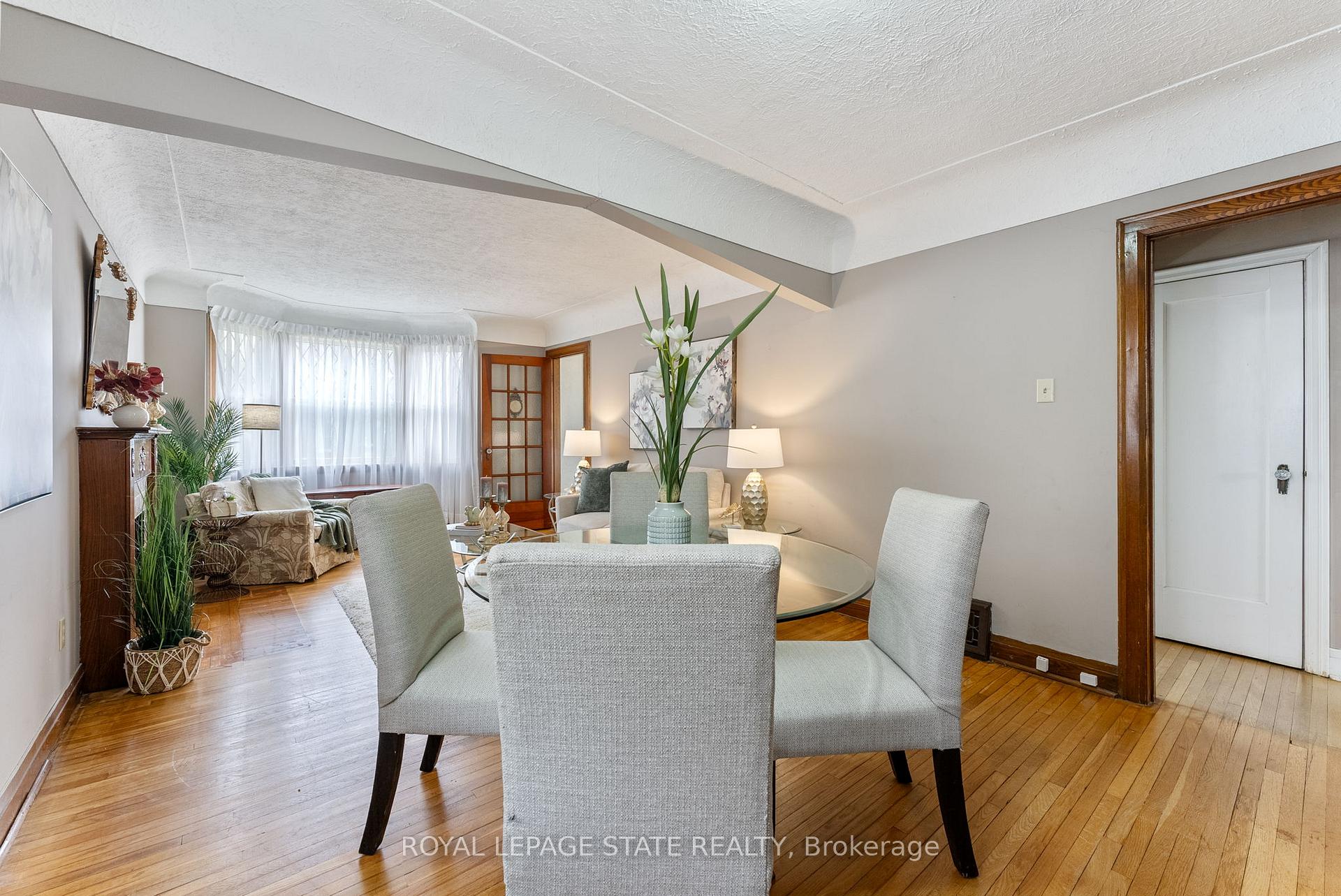 Photo 13 of 1450 Monterey Avenue, Hamilton, Bartonville — HOMEH