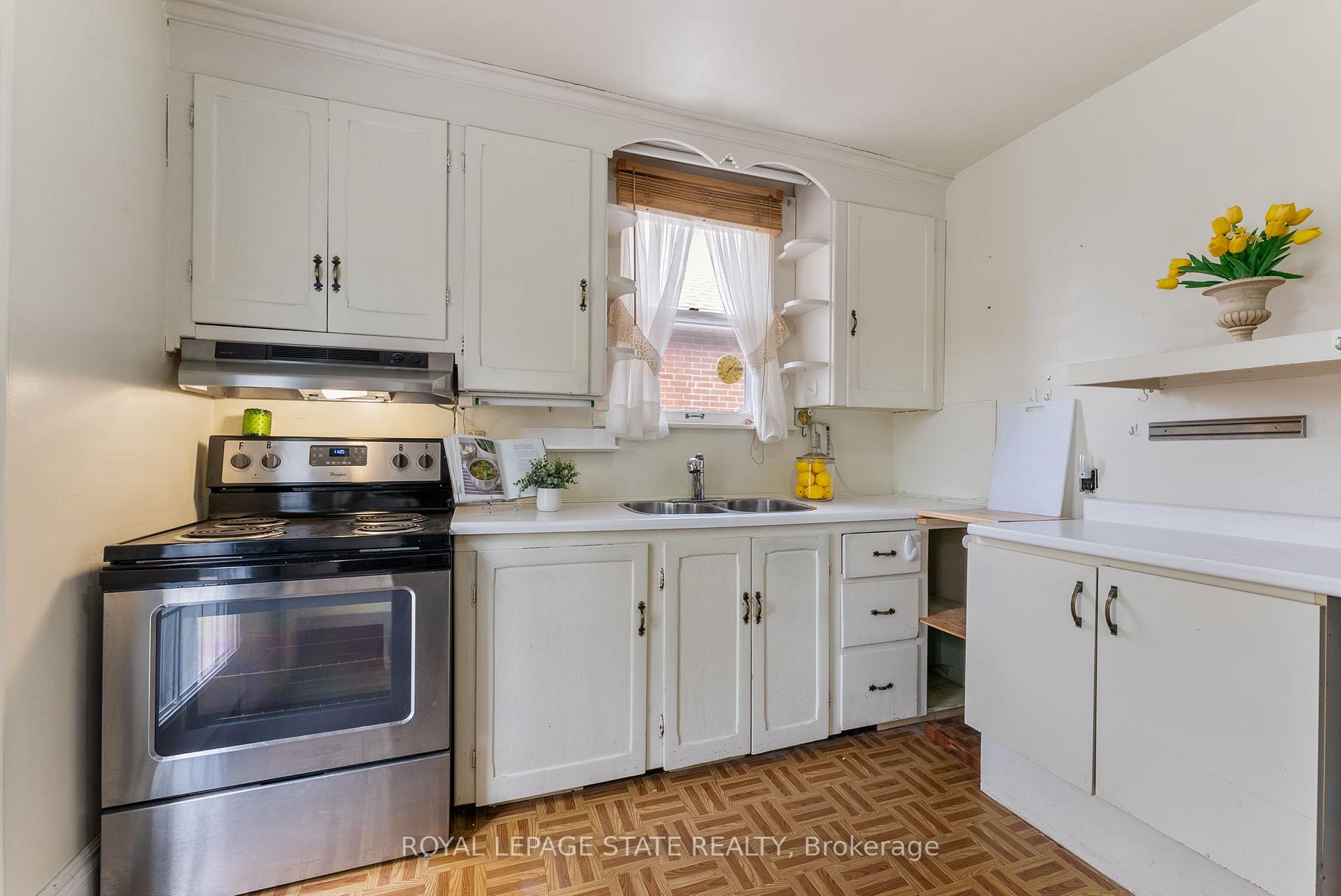 Photo 19 of 1450 Monterey Avenue, Hamilton, Bartonville — HOMEH