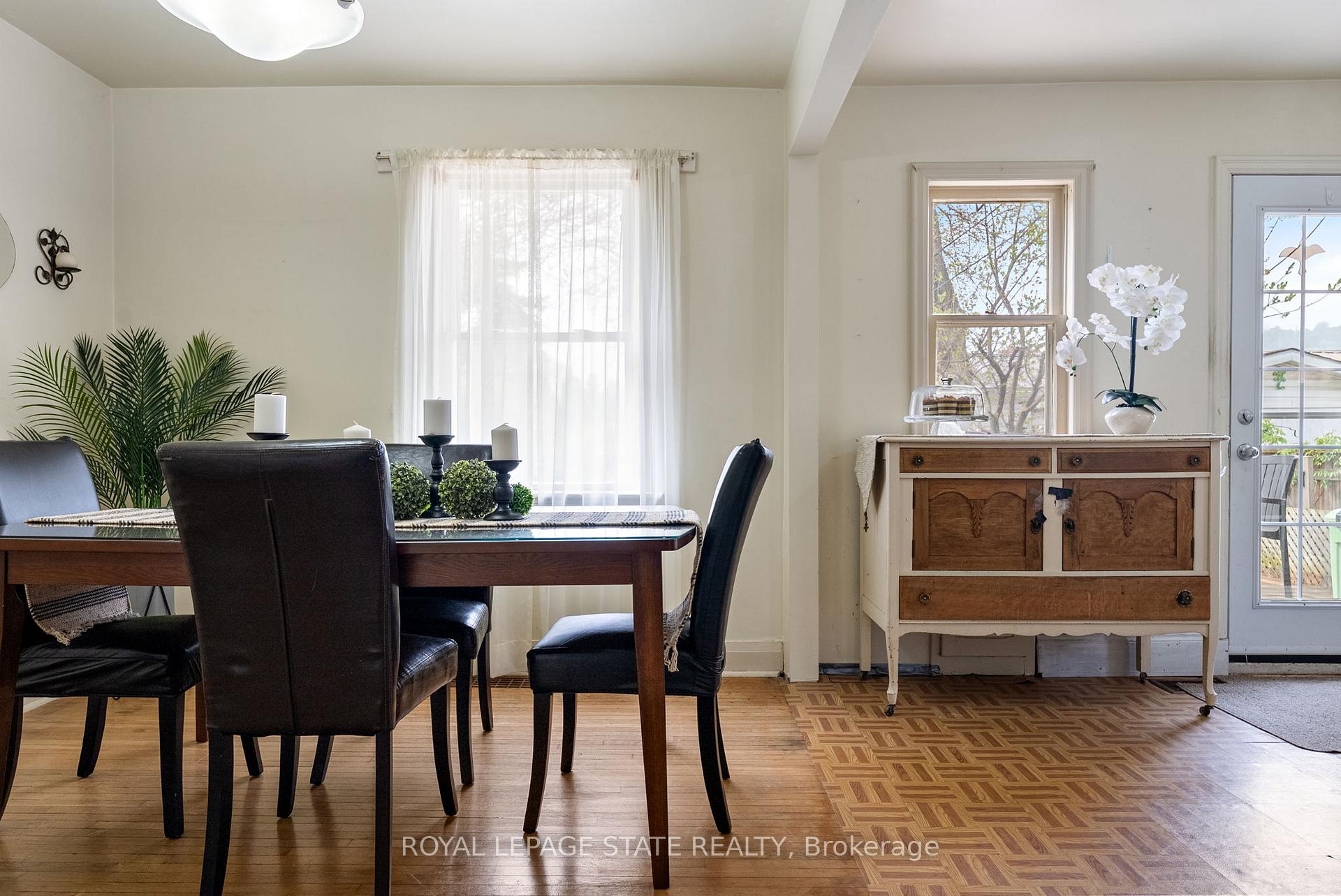 Photo 7 of 1450 Monterey Avenue, Hamilton, Bartonville — HOMEH