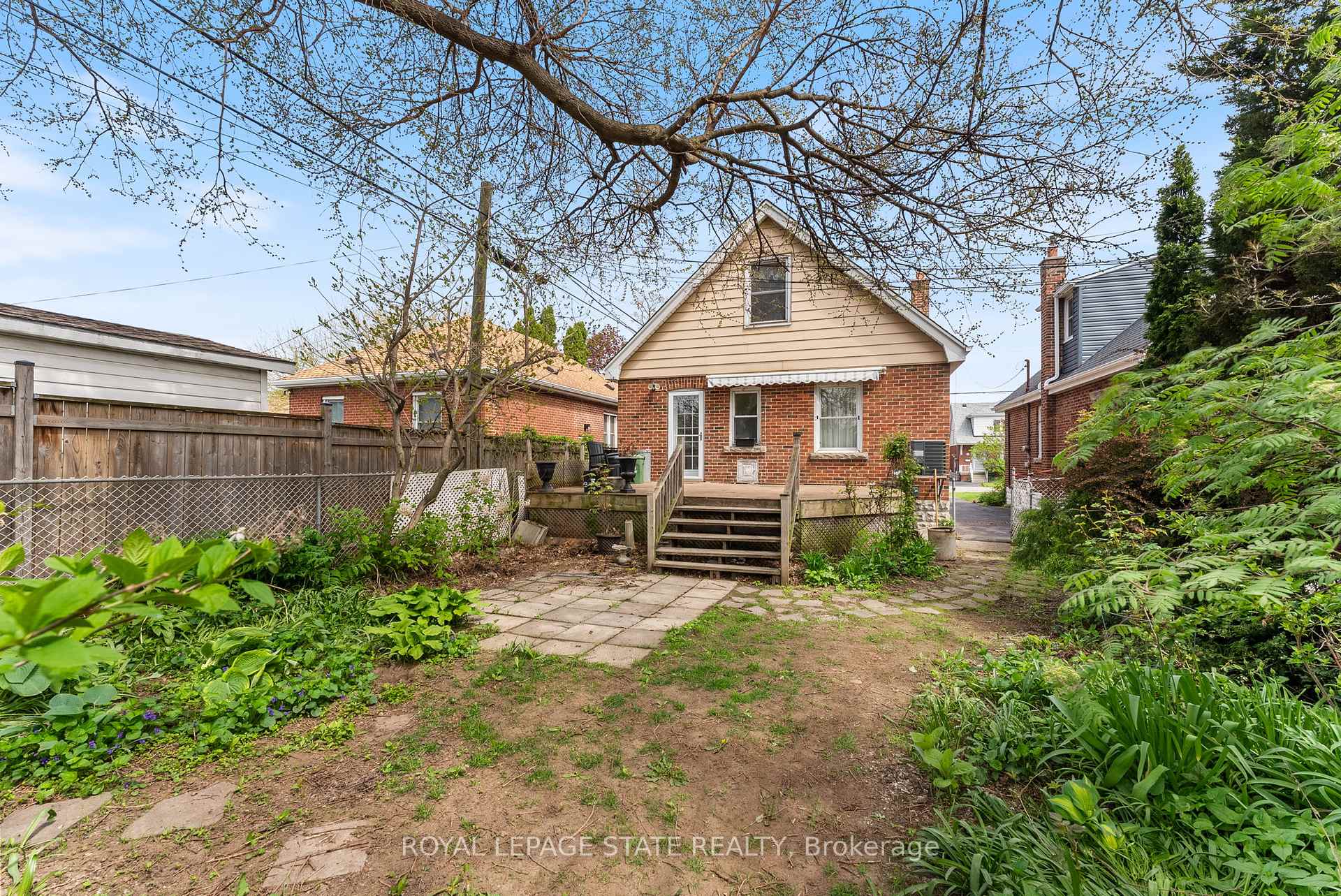 Photo 24 of 1450 Monterey Avenue, Hamilton, Bartonville — HOMEH