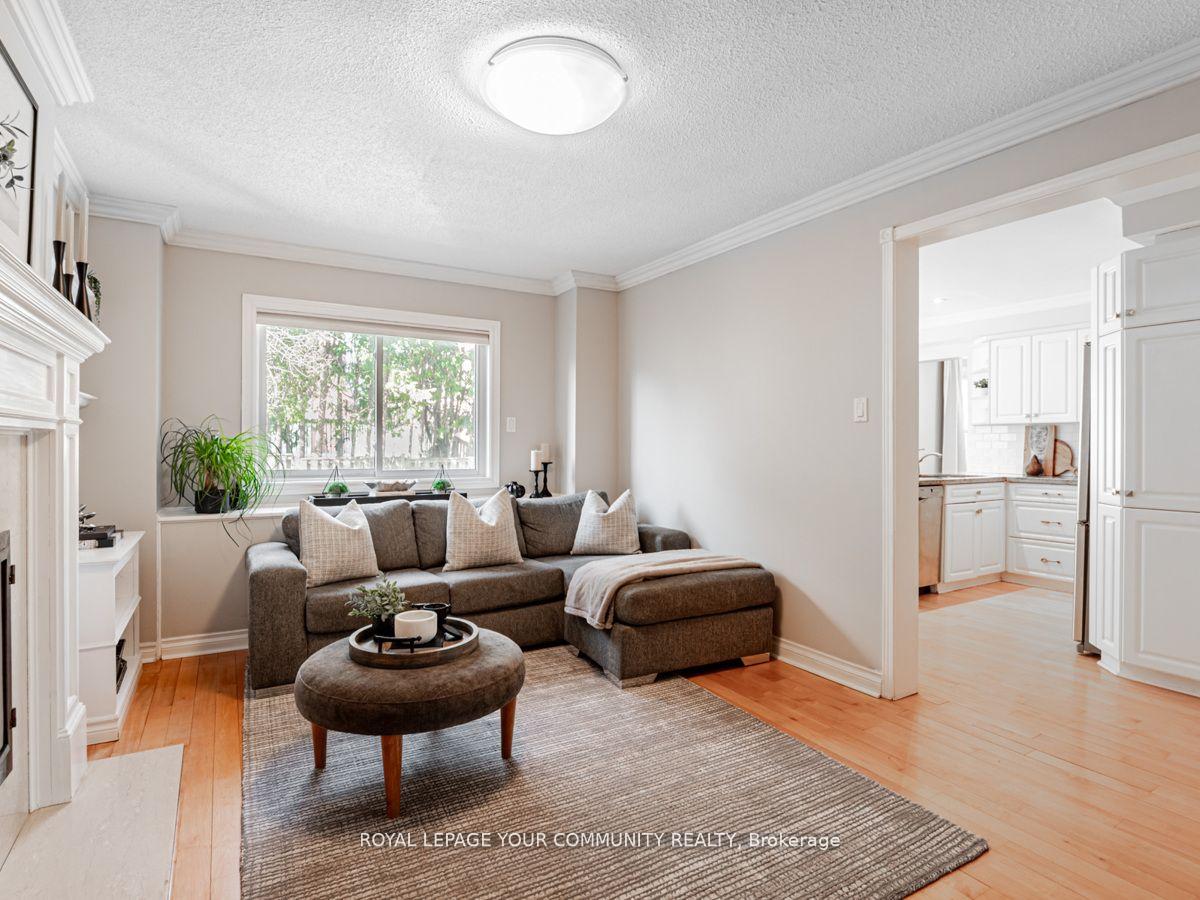 Photo 11 of 46 Garnish Green, Markham, Markham Village — HOMEH