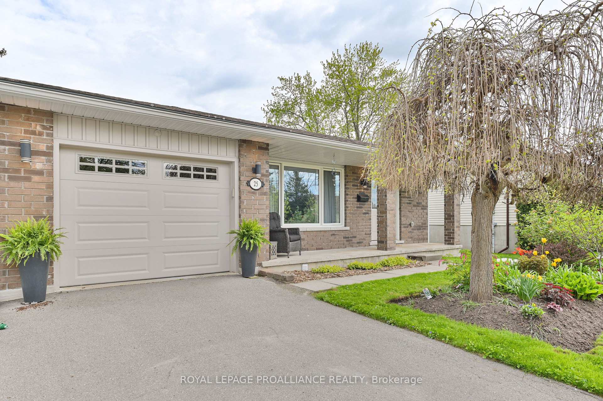 Photo 4 of 25 Cascade Boulevard, Belleville — HOMEH