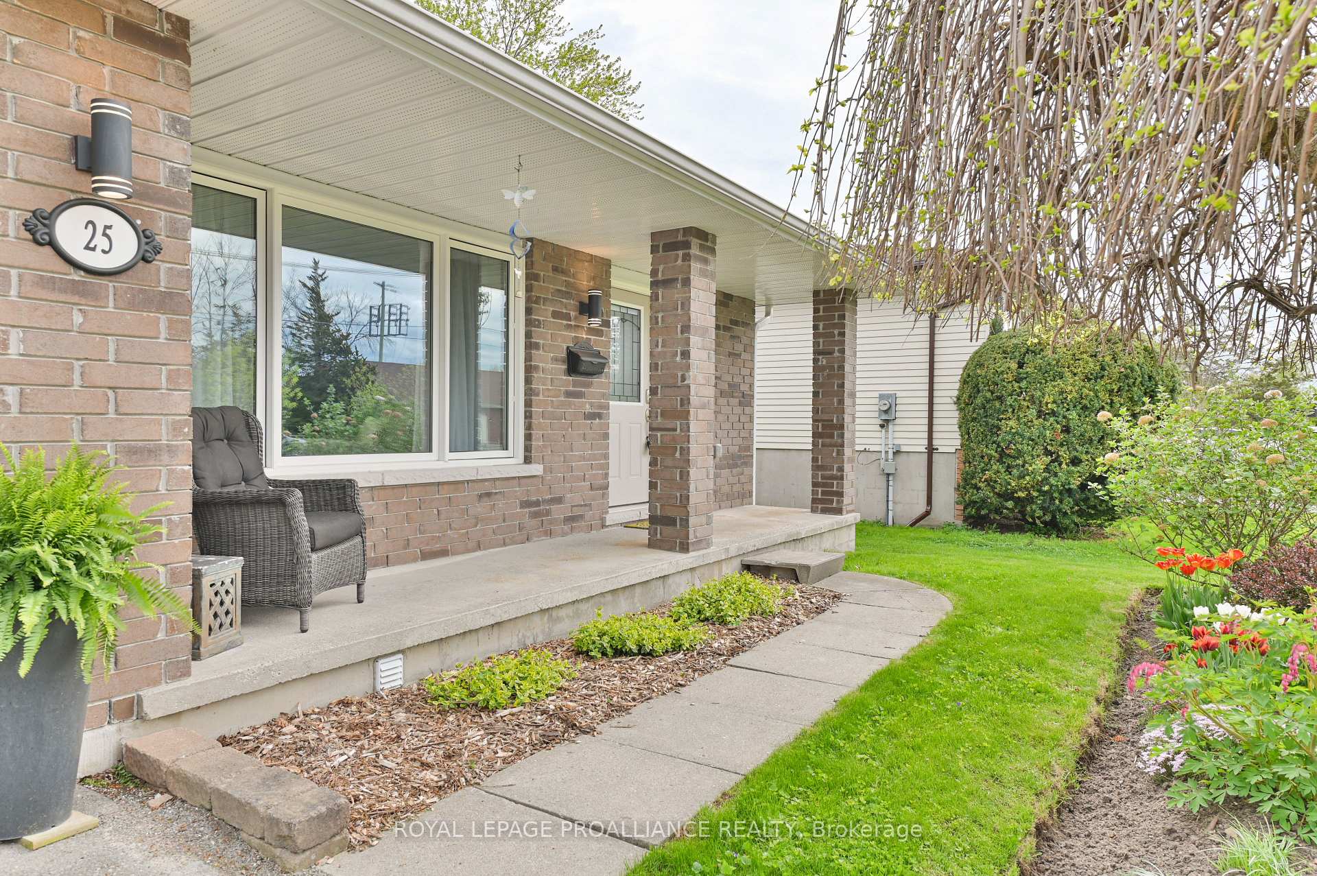 Photo 8 of 25 Cascade Boulevard, Belleville — HOMEH