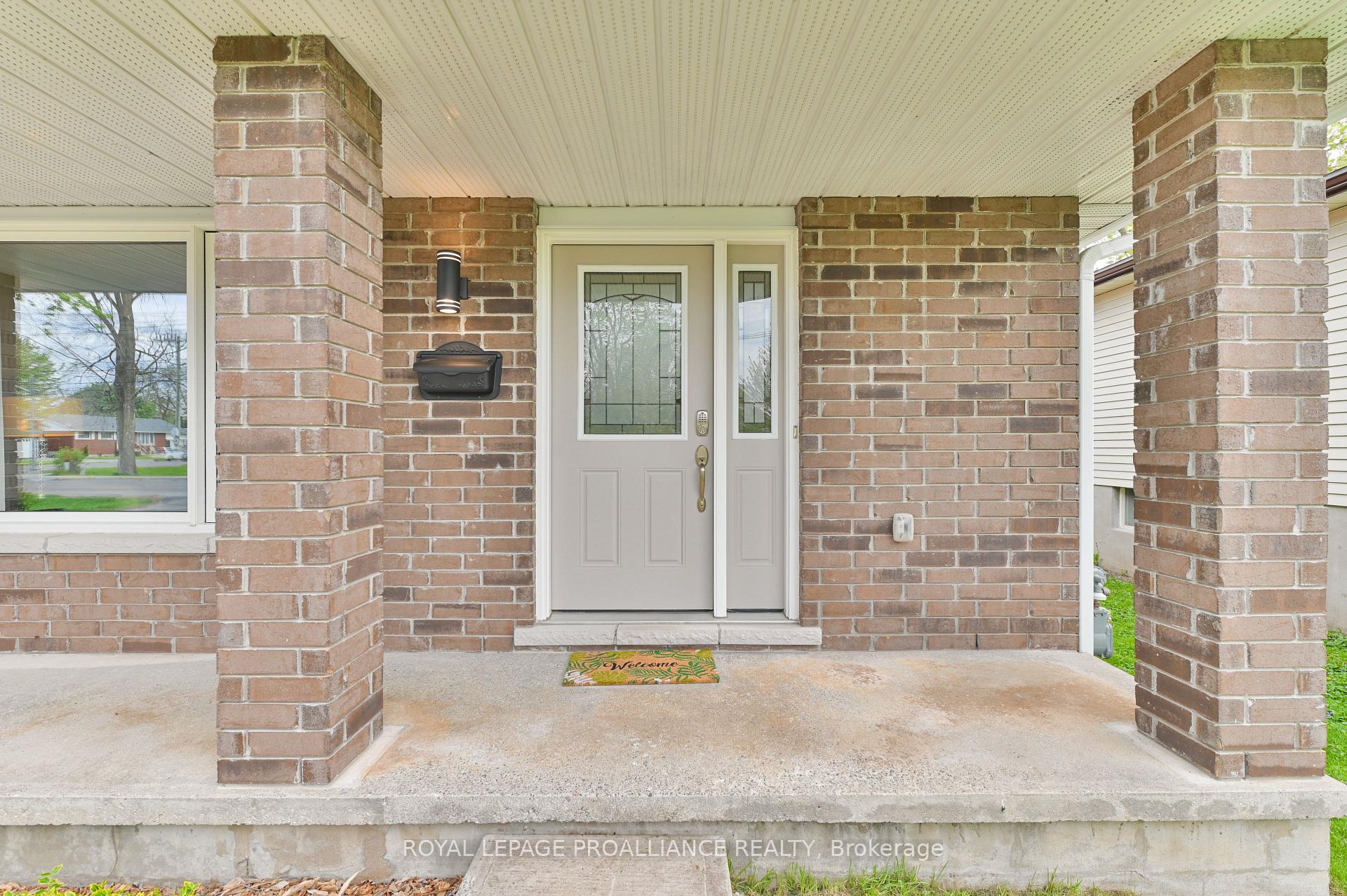Photo 6 of 25 Cascade Boulevard, Belleville — HOMEH