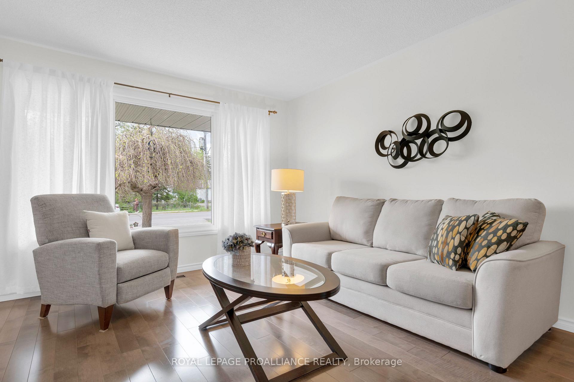 Photo 7 of 25 Cascade Boulevard, Belleville — HOMEH