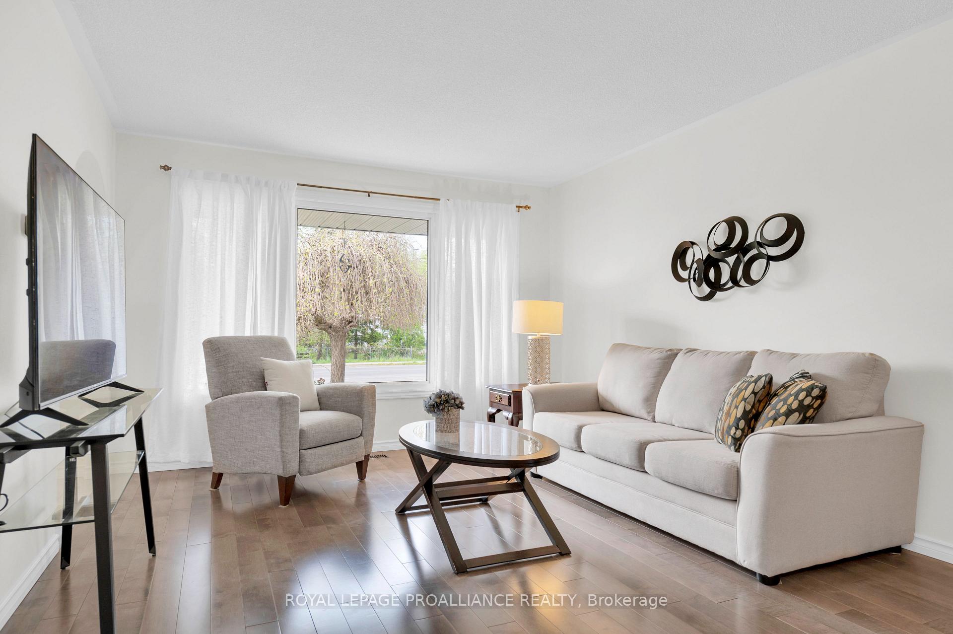 Photo 9 of 25 Cascade Boulevard, Belleville — HOMEH