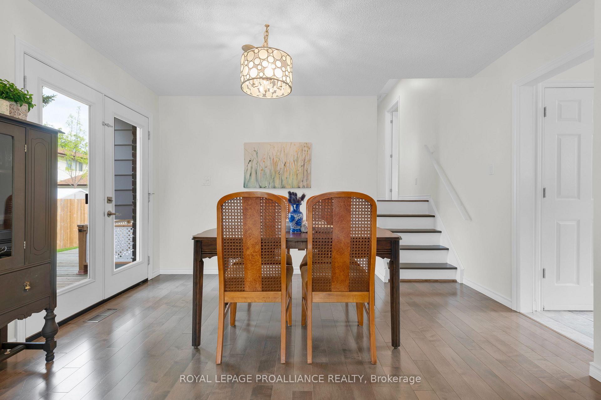 Photo 11 of 25 Cascade Boulevard, Belleville — HOMEH