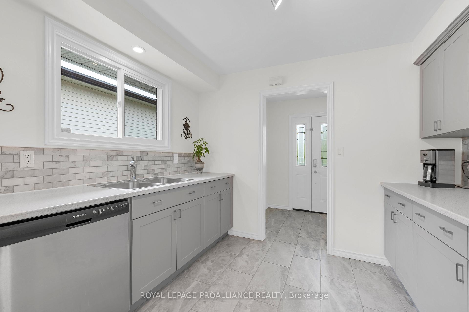 Photo 16 of 25 Cascade Boulevard, Belleville — HOMEH