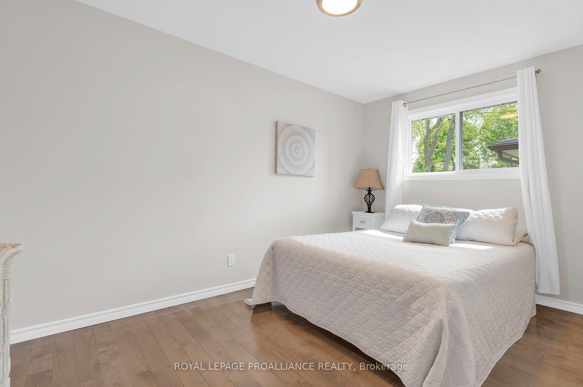 Photo 23 of 25 Cascade Boulevard, Belleville — HOMEH