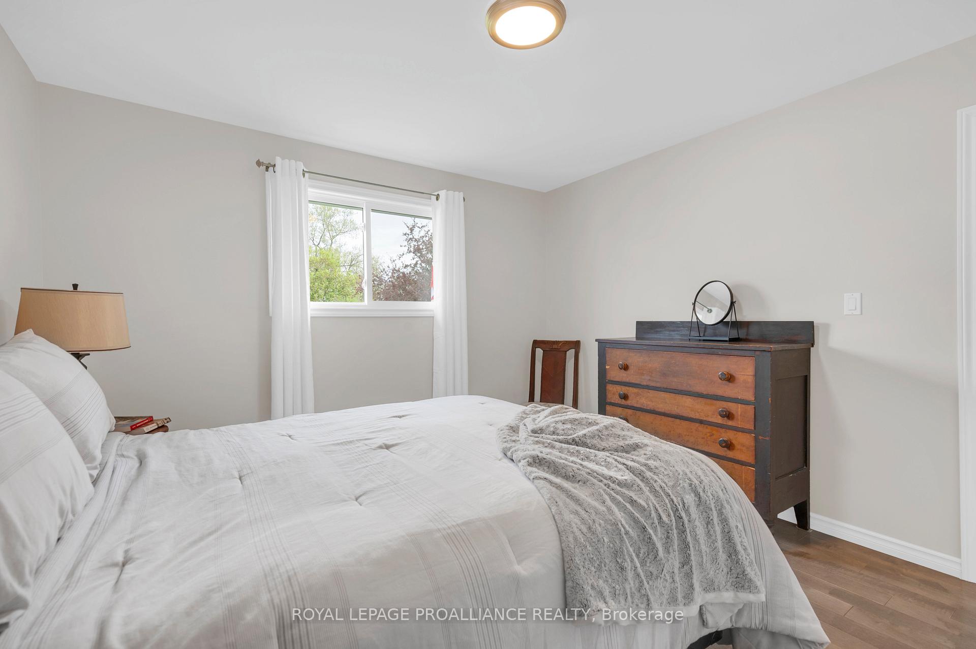 Photo 24 of 25 Cascade Boulevard, Belleville — HOMEH