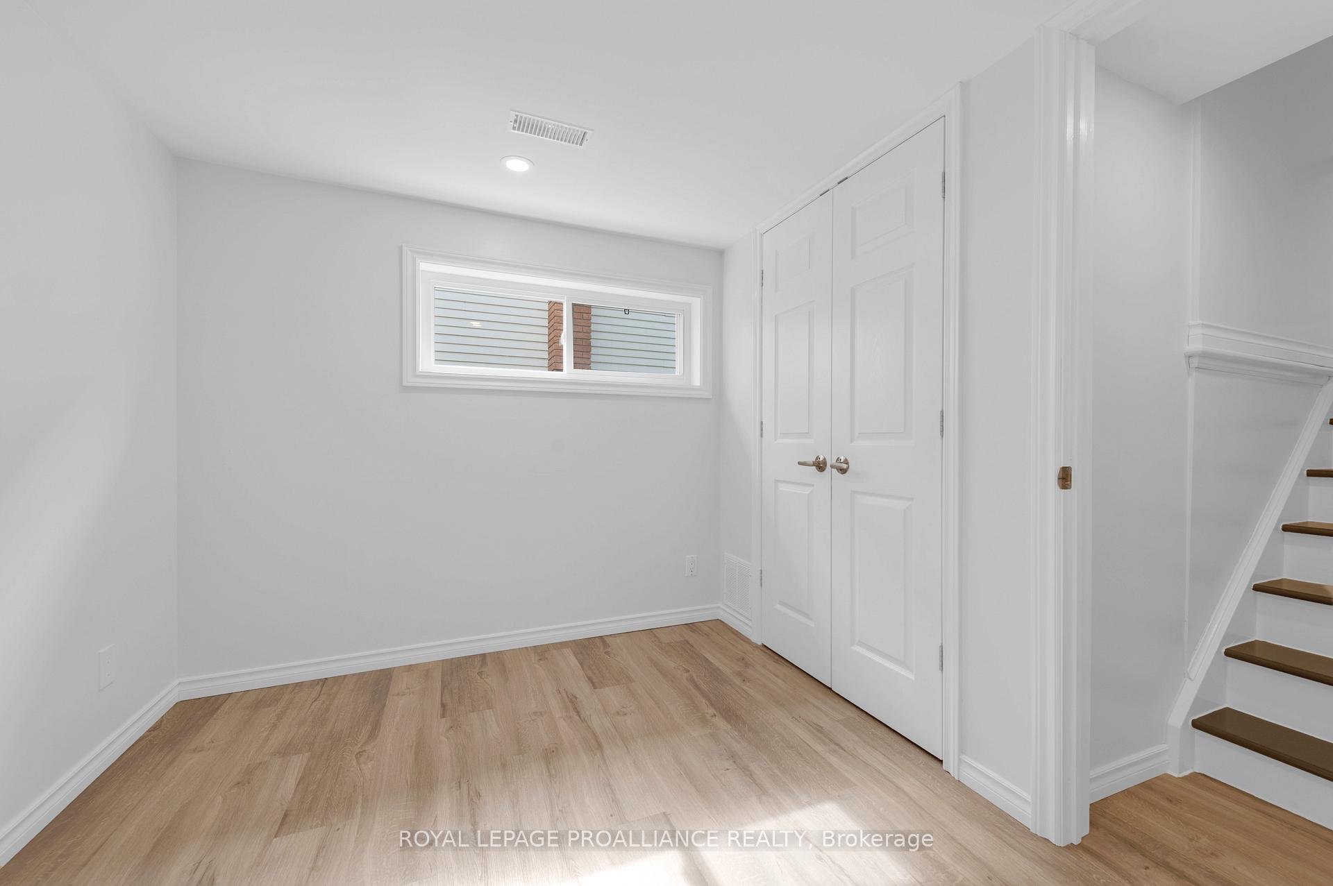 Photo 13 of 25 Cascade Boulevard, Belleville — HOMEH