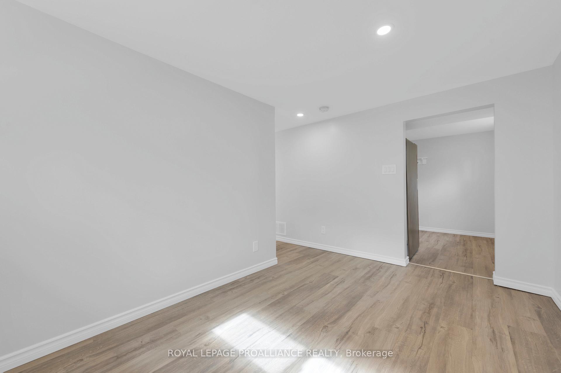 Photo 18 of 25 Cascade Boulevard, Belleville — HOMEH