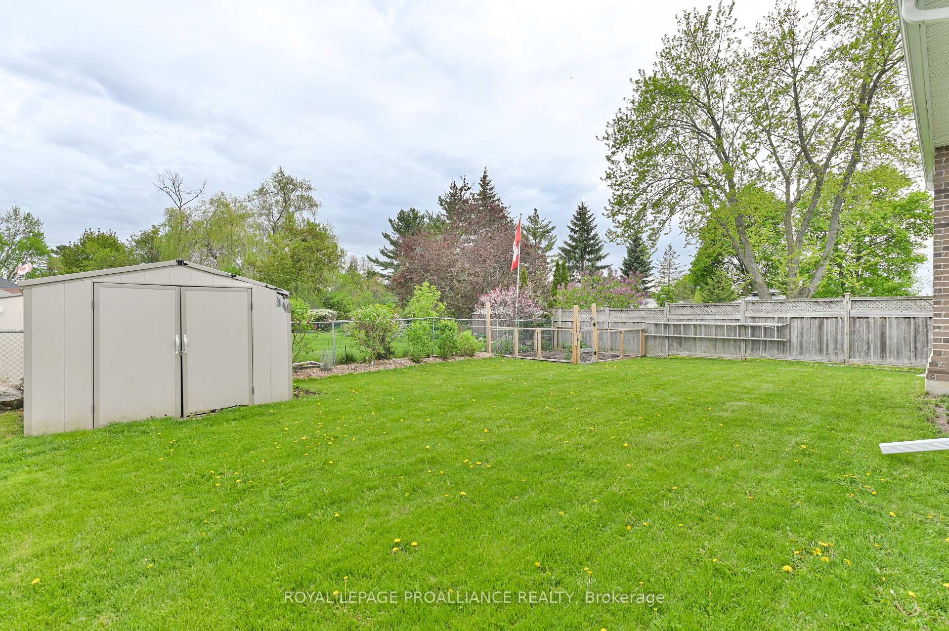 Photo 38 of 25 Cascade Boulevard, Belleville — HOMEH