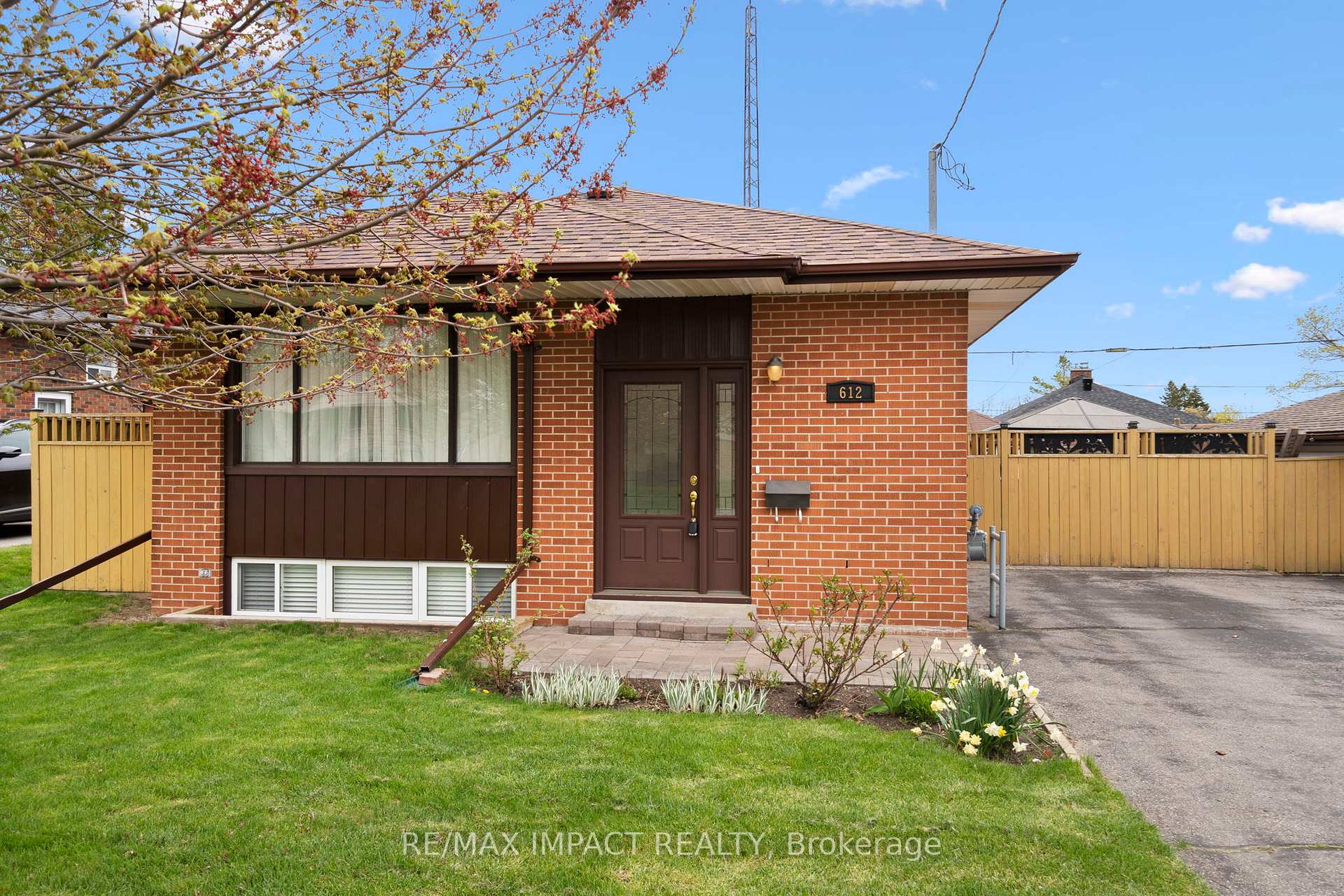 Photo 3 of 612 Ruth Street, Cobourg — HOMEH