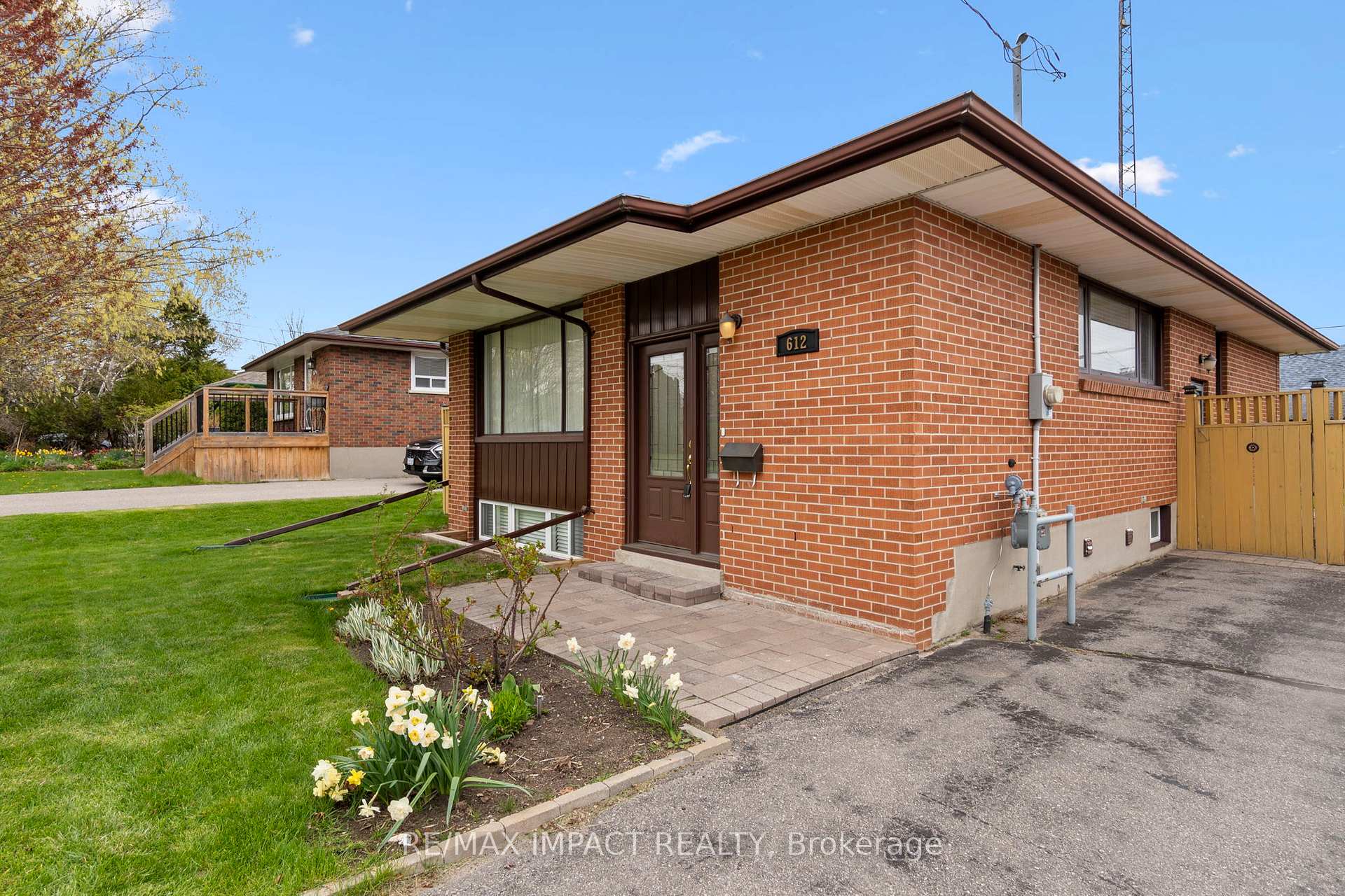 Photo 2 of 612 Ruth Street, Cobourg — HOMEH