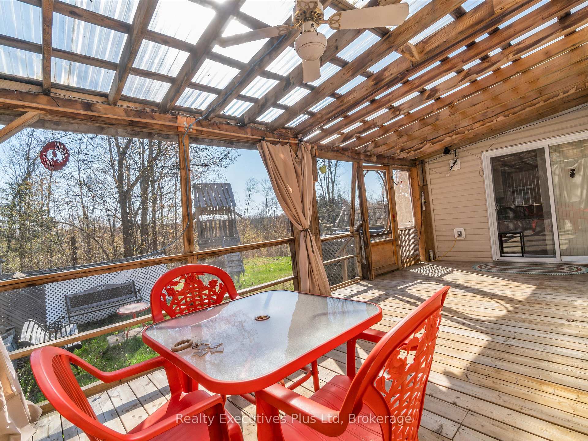 Photo 4 of 152 Moonwing Road, Magnetawan, Ahmic Harbour — HOMEH