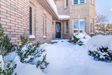 Photo 3 of 24 Neelands Street, Barrie, West Bayfield — HOMEH