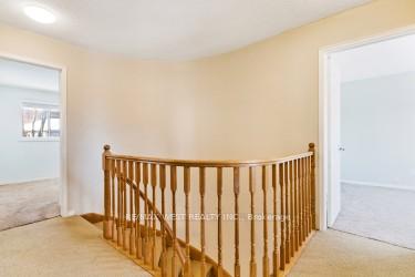 Photo 11 of 24 Neelands Street, Barrie, West Bayfield — HOMEH