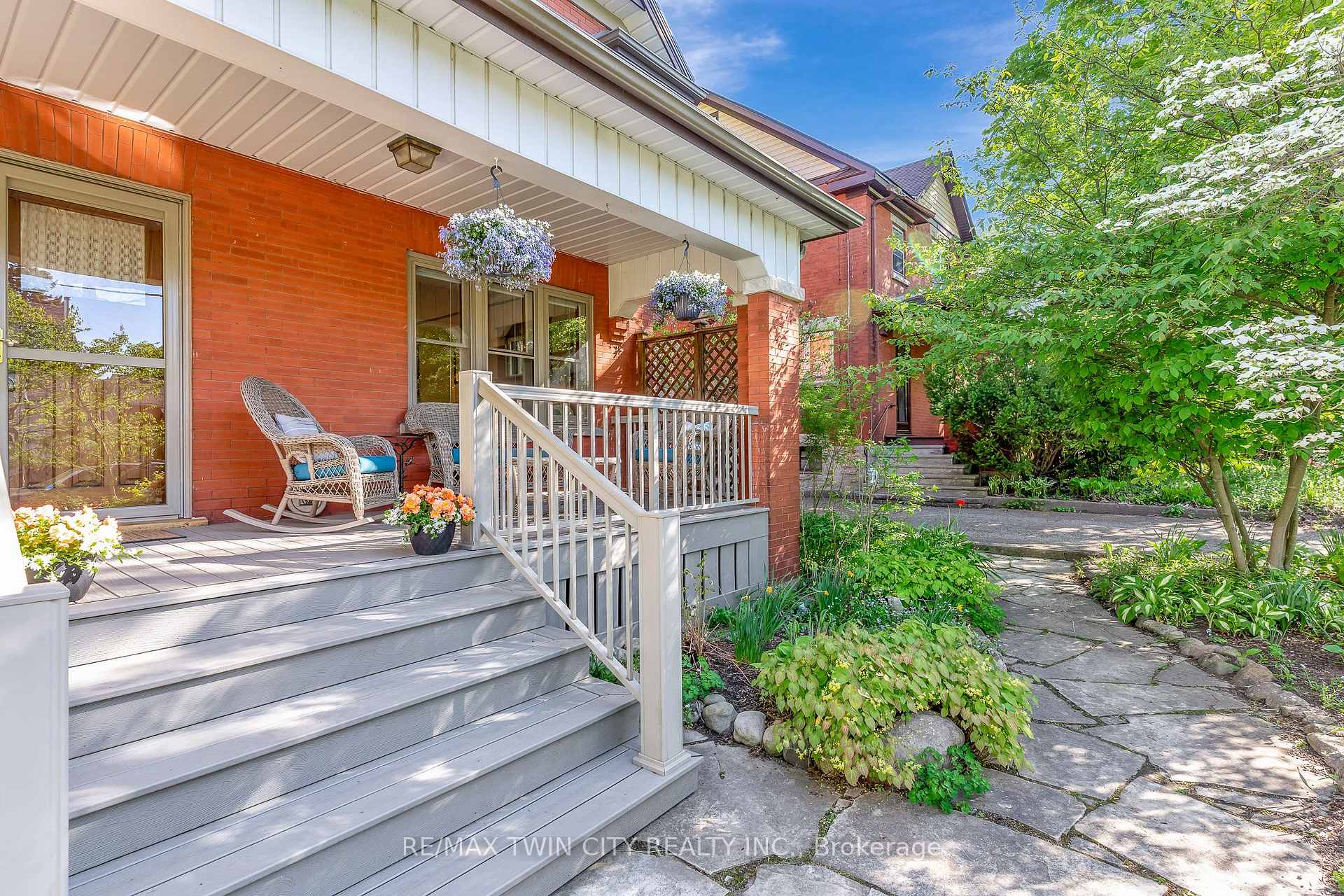 Photo 7 of 107 Allen Street W, Waterloo — HOMEH