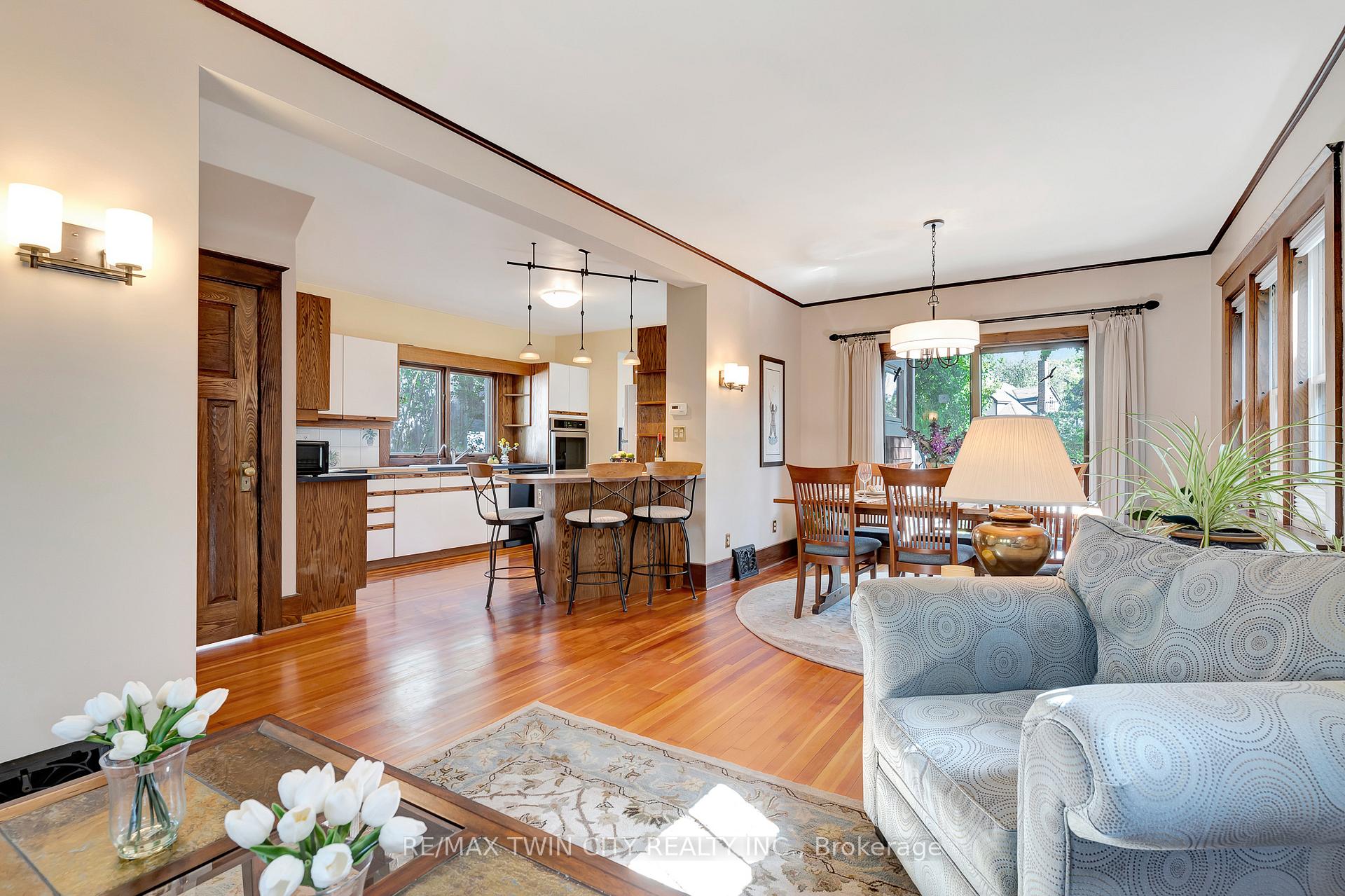 Photo 11 of 107 Allen Street W, Waterloo — HOMEH