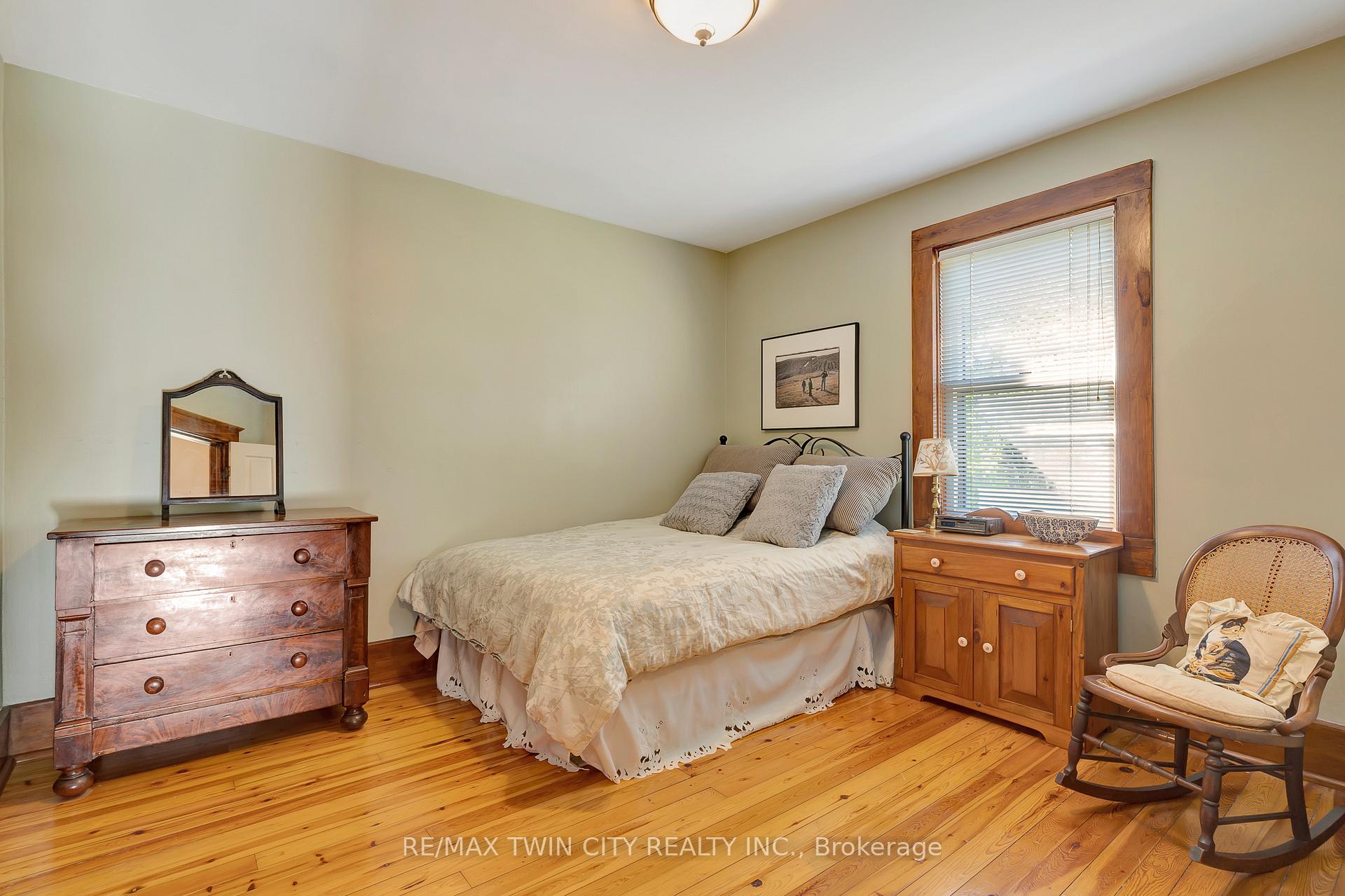 Photo 14 of 107 Allen Street W, Waterloo — HOMEH