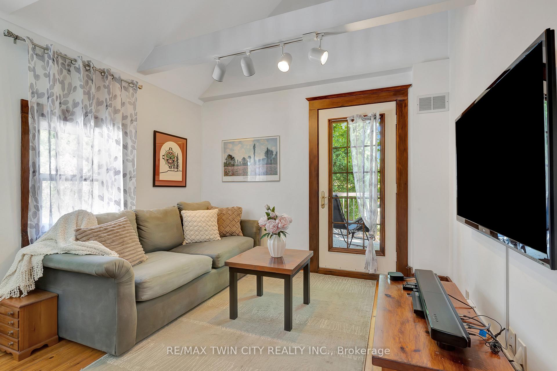 Photo 17 of 107 Allen Street W, Waterloo — HOMEH