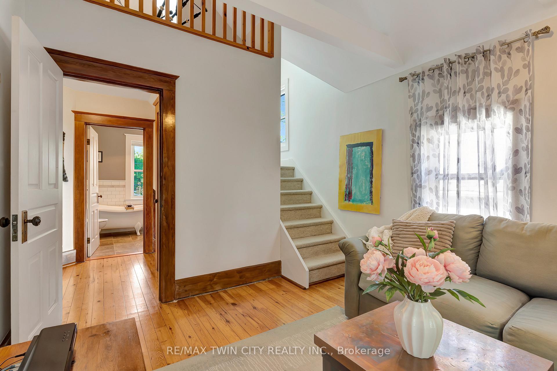 Photo 26 of 107 Allen Street W, Waterloo — HOMEH