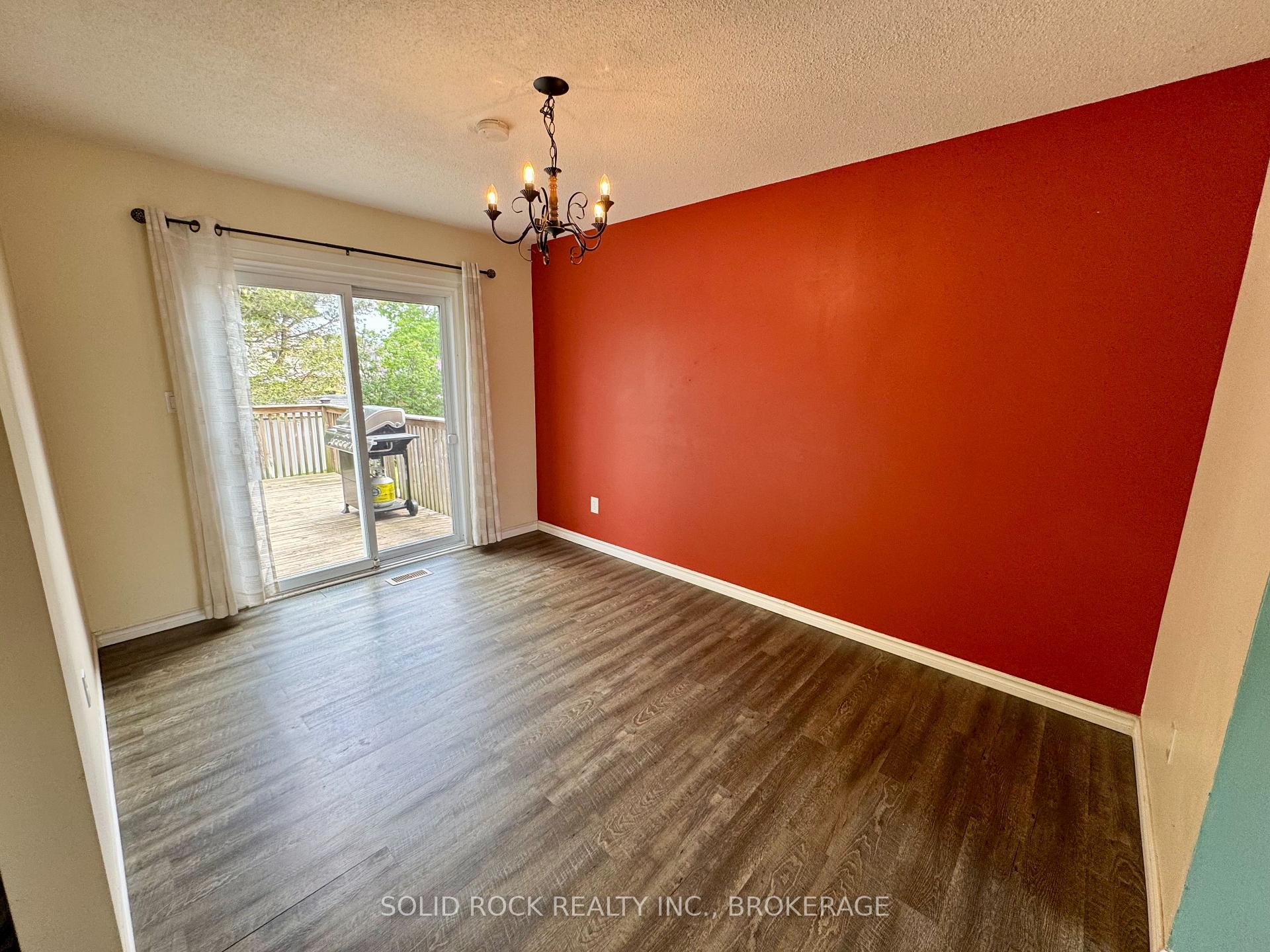 Photo 2 of 1022 Sprucewood Crescent, Kingston, City Northwest — HOMEH