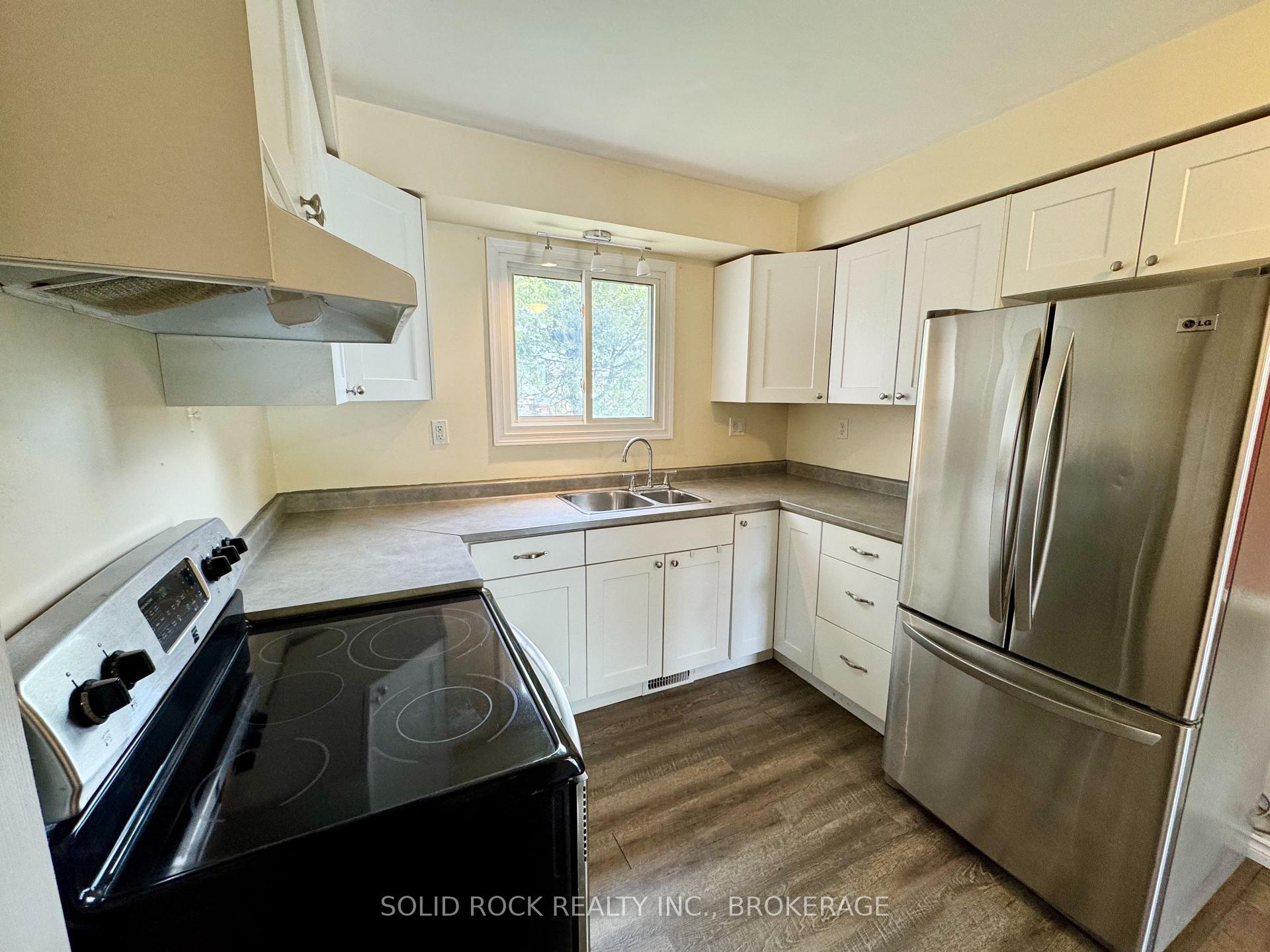 Photo 4 of 1022 Sprucewood Crescent, Kingston, City Northwest — HOMEH