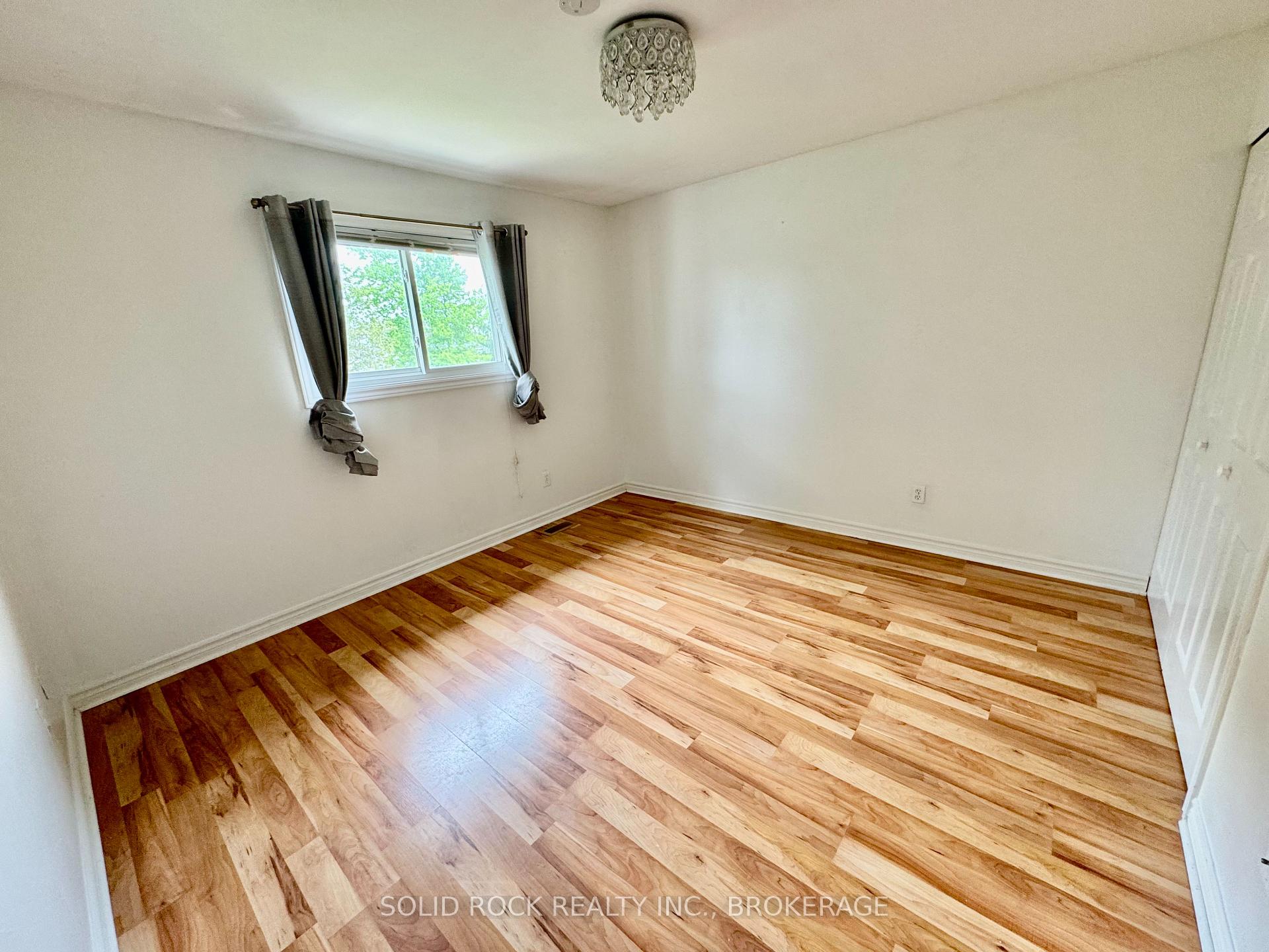 Photo 17 of 1022 Sprucewood Crescent, Kingston, City Northwest — HOMEH