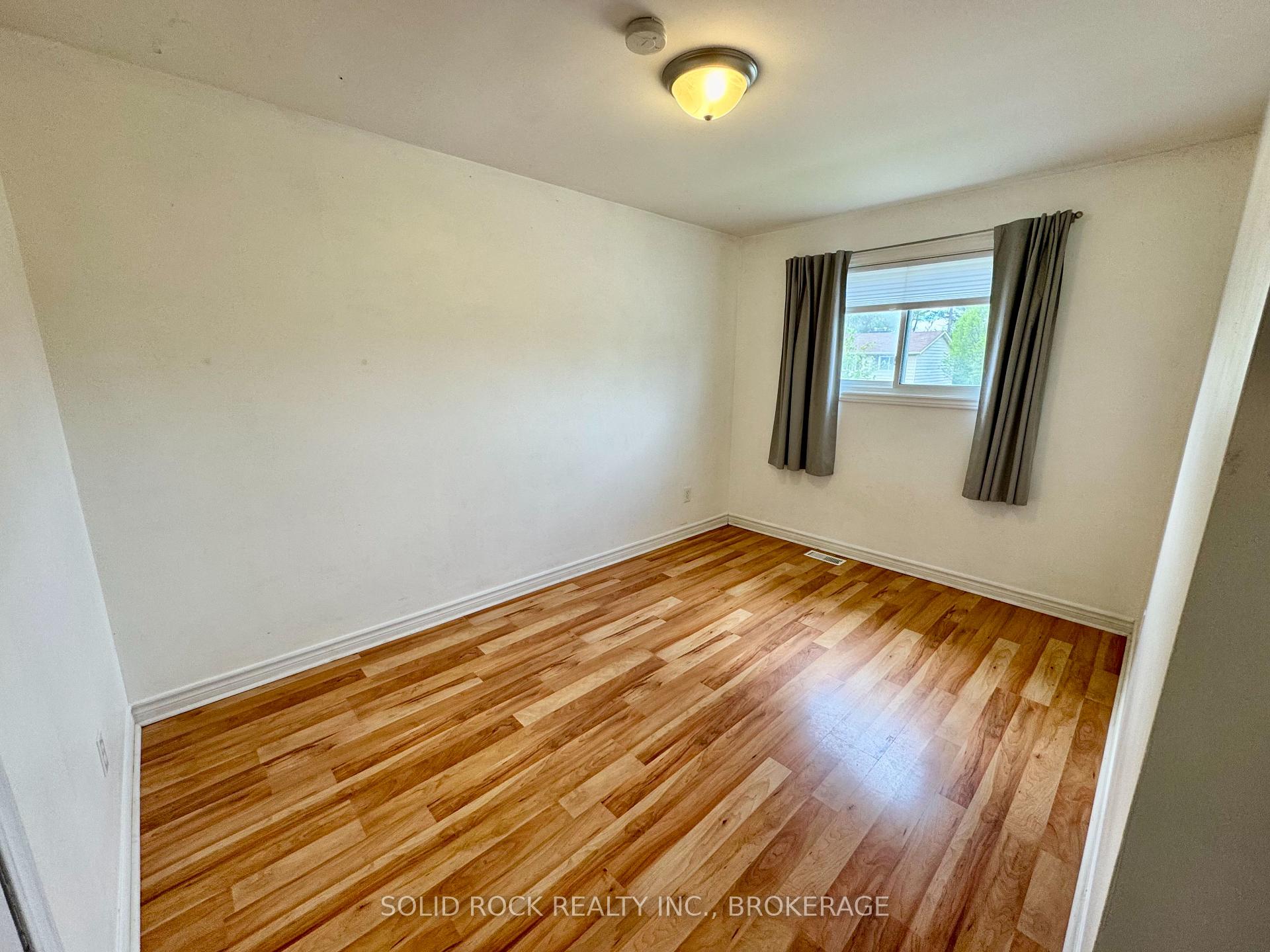 Photo 34 of 1022 Sprucewood Crescent, Kingston, City Northwest — HOMEH