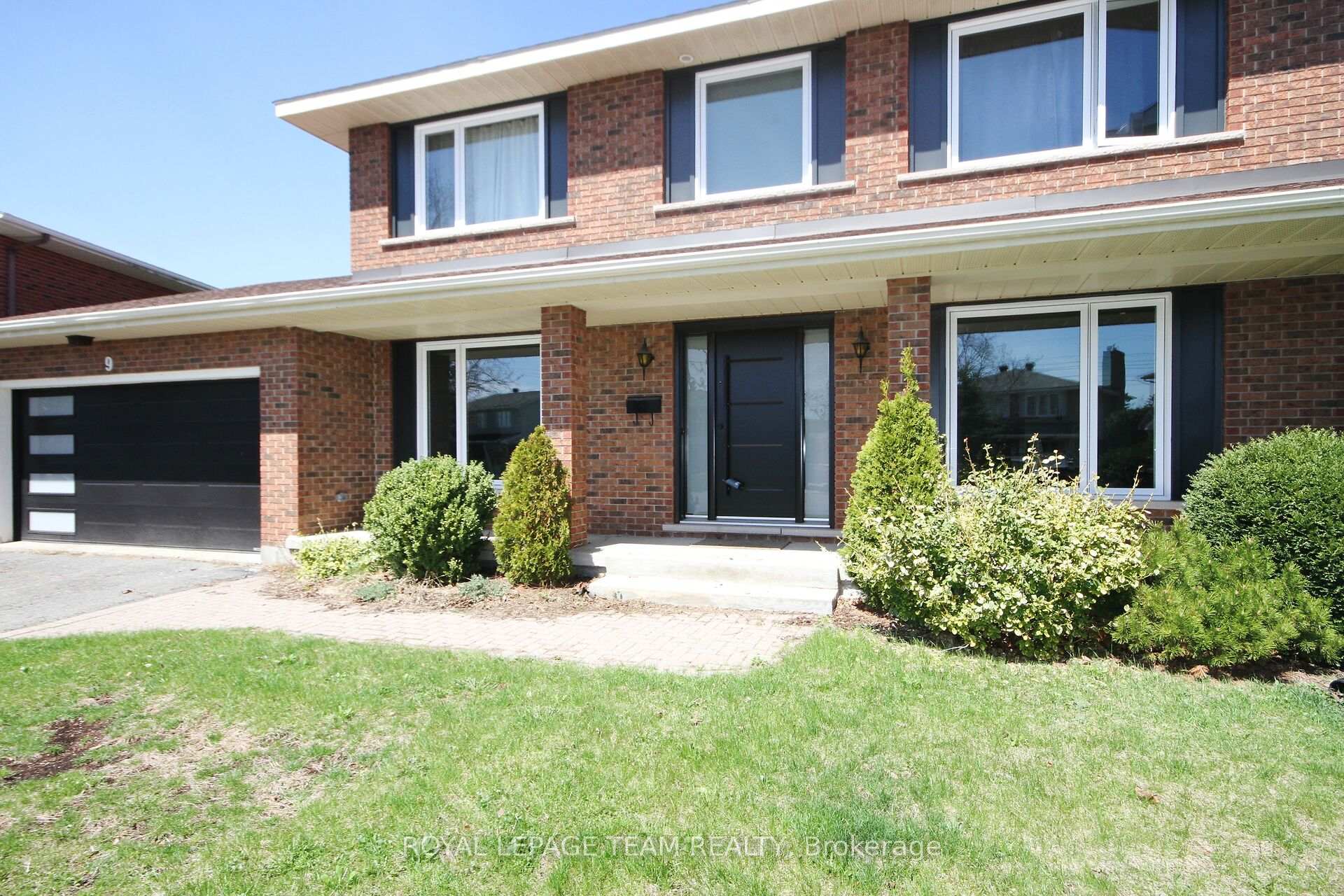 Photo 4 of 9 Strathearn Court, Ottawa, Tanglewood — HOMEH