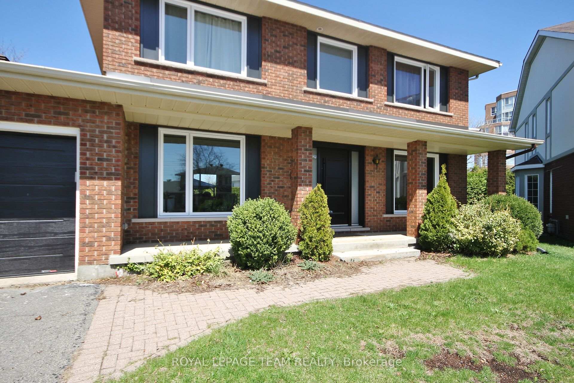 Photo 3 of 9 Strathearn Court, Ottawa, Tanglewood — HOMEH