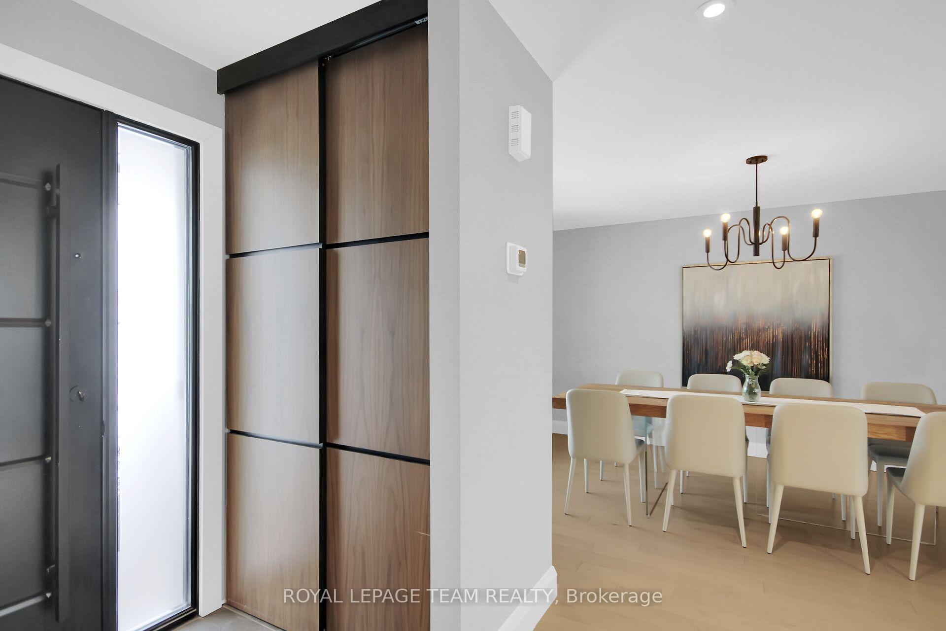 Photo 2 of 9 Strathearn Court, Ottawa, Tanglewood — HOMEH