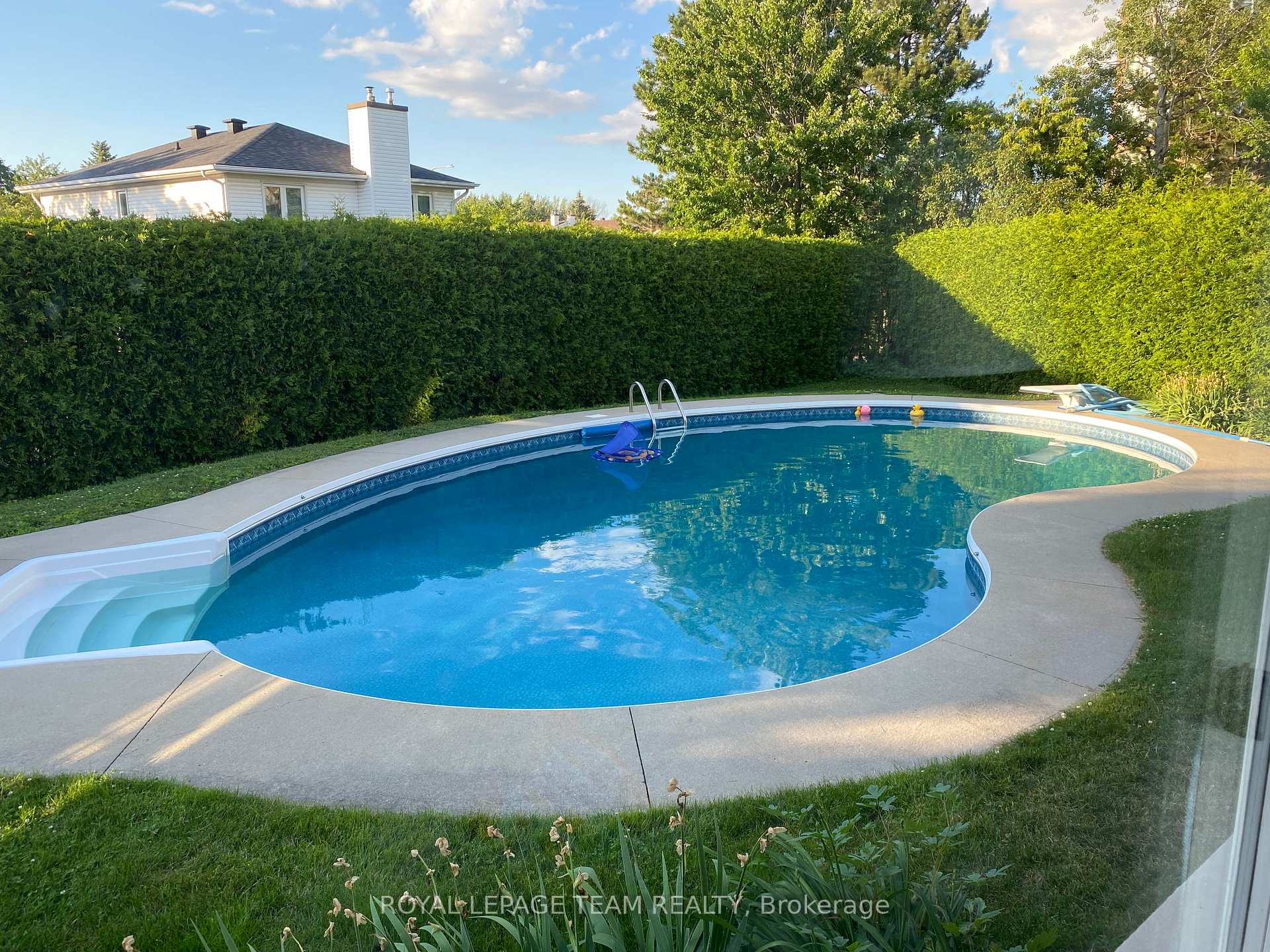 Photo 40 of 9 Strathearn Court, Ottawa, Tanglewood — HOMEH