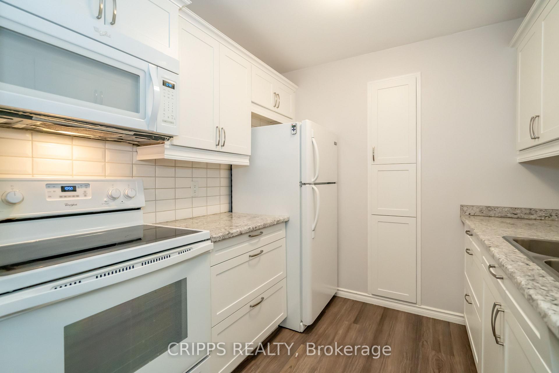 Photo 16 of Unit D12, 163 Edgehill Drive, Barrie, 400 West — HOMEH
