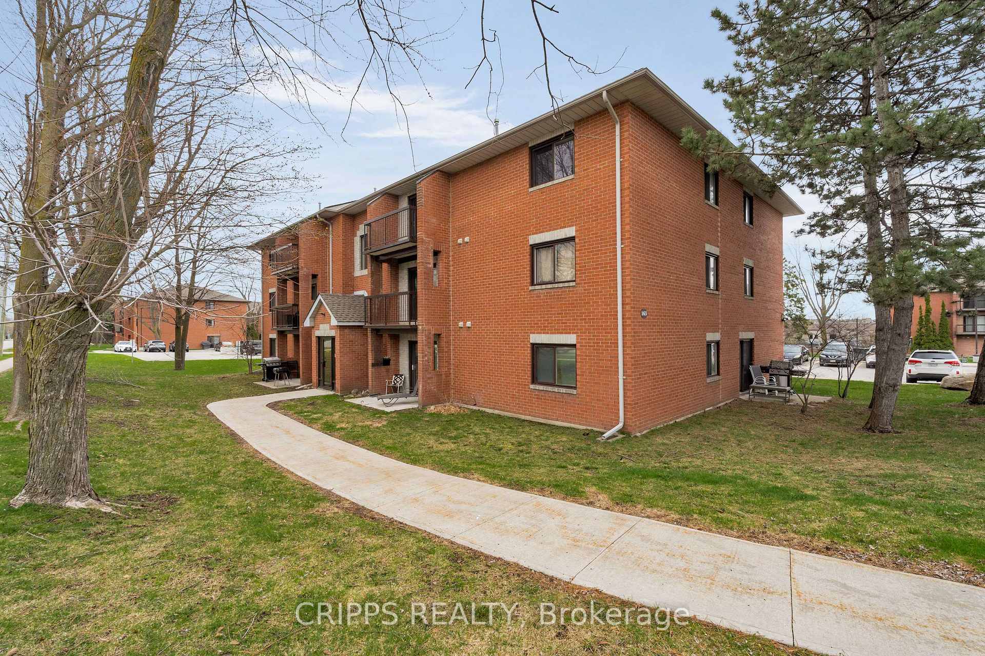 Photo 31 of Unit D12, 163 Edgehill Drive, Barrie, 400 West — HOMEH