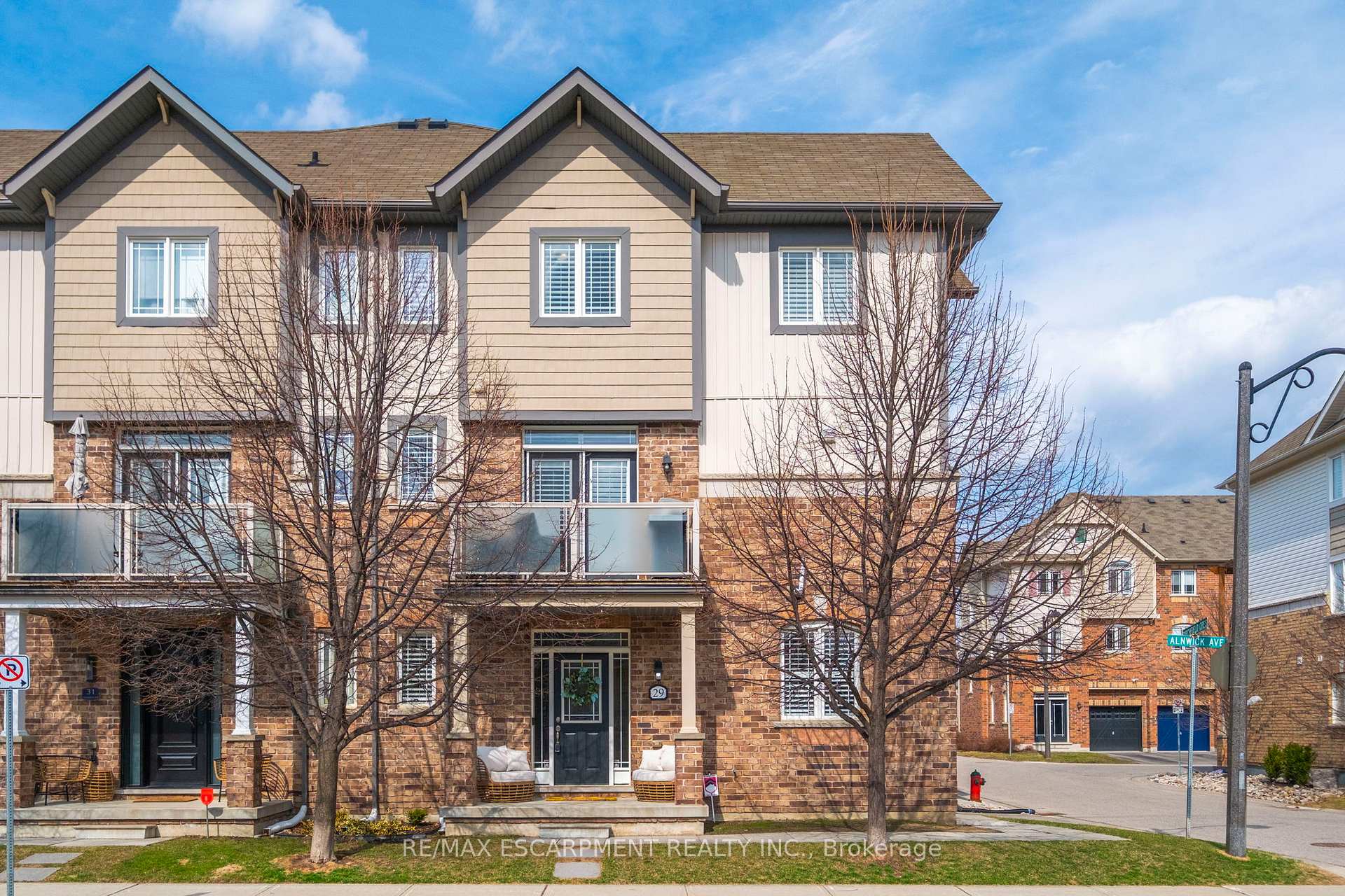 Photo 1 of 29 Alnwick Avenue, Caledon, Rural Caledon — HOMEH