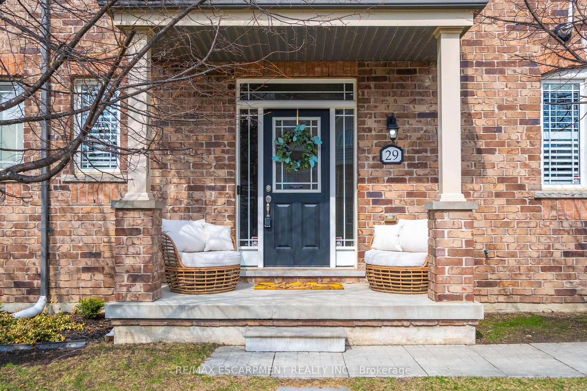Photo 2 of 29 Alnwick Avenue, Caledon, Rural Caledon — HOMEH