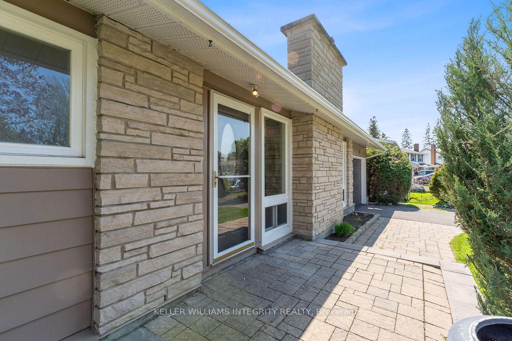 Photo 3 of 24 Brian Crescent, Ottawa, Bruce Farm/Graham Park/Qualicum/Bellands — HOMEH