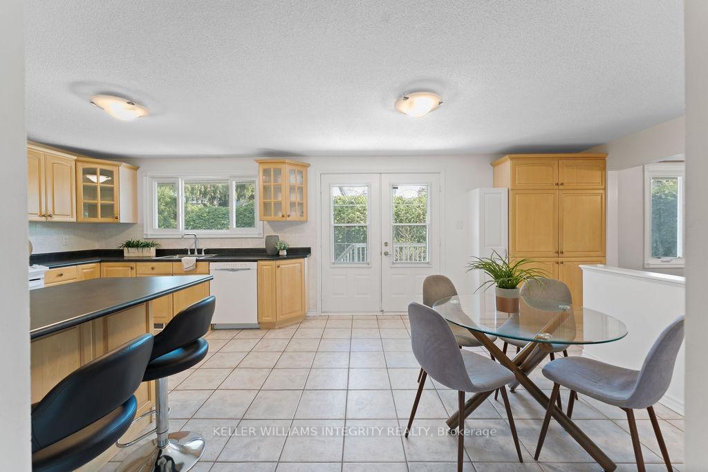 Photo 17 of 24 Brian Crescent, Ottawa, Bruce Farm/Graham Park/Qualicum/Bellands — HOMEH
