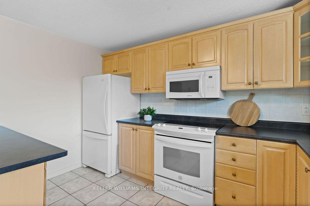 Photo 19 of 24 Brian Crescent, Ottawa, Bruce Farm/Graham Park/Qualicum/Bellands — HOMEH