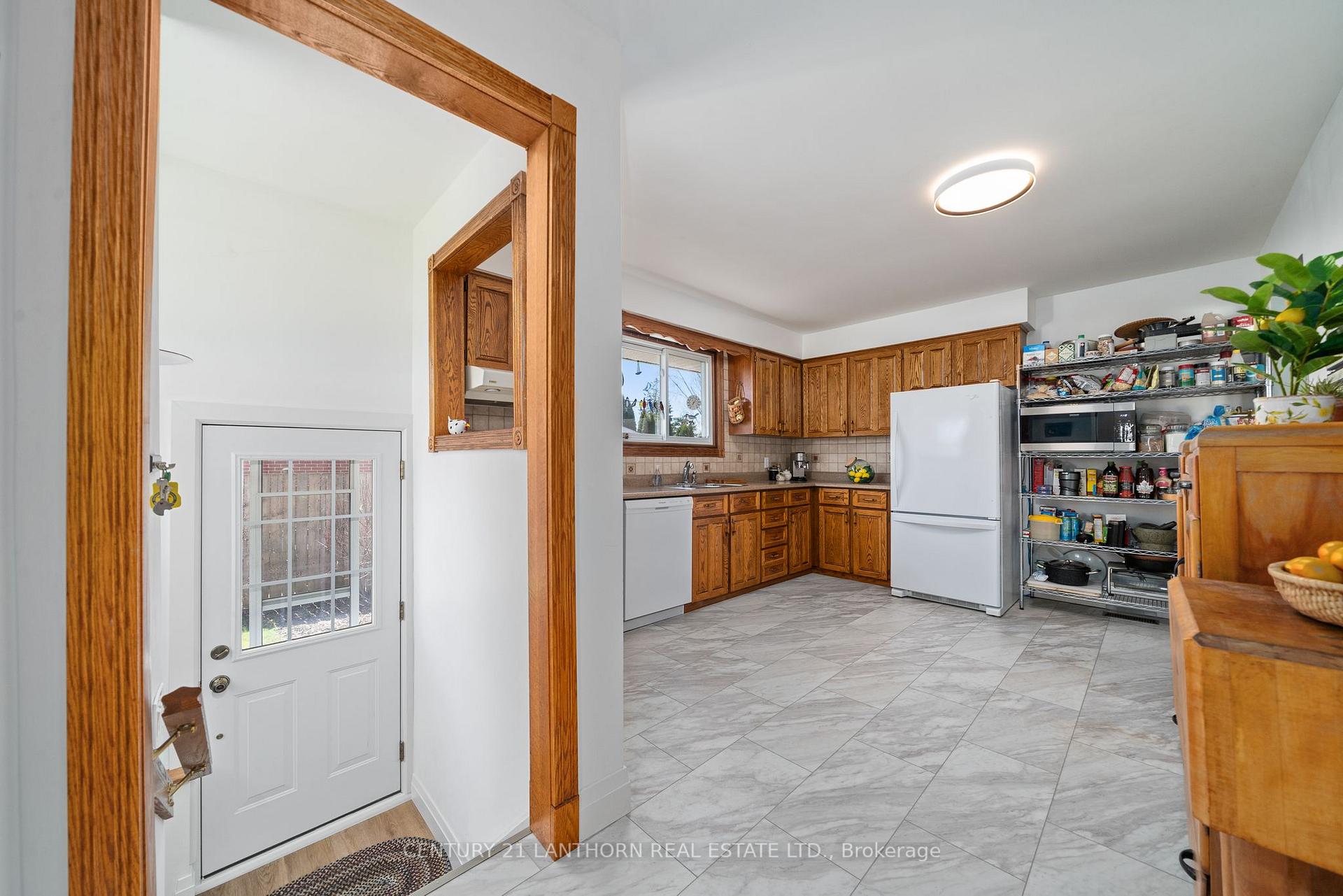 Photo 13 of 34 Harvest Crescent, Belleville — HOMEH