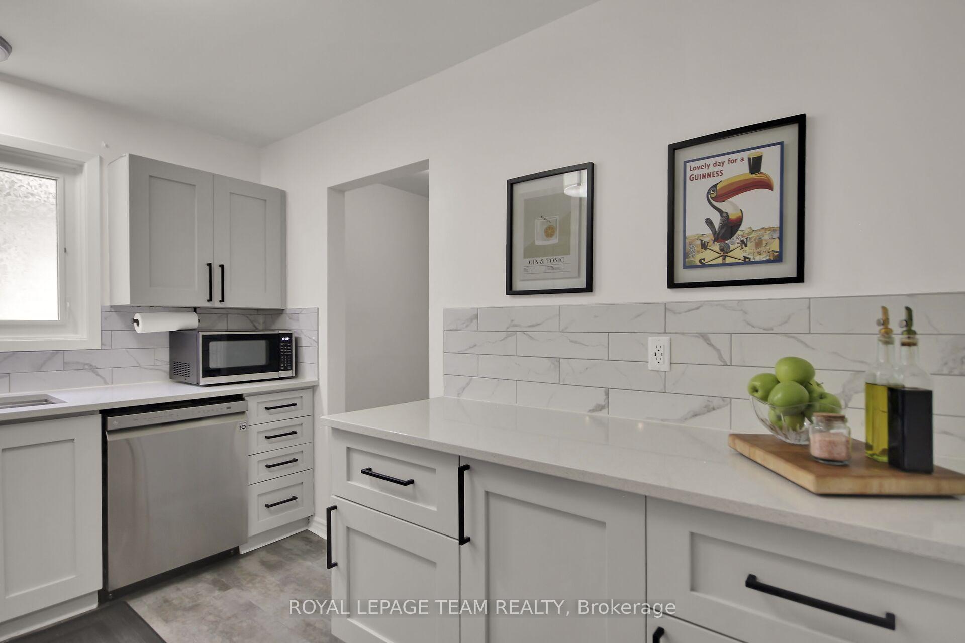Photo 11 of 24 Ready Way, Ottawa, Barrhaven - Pheasant Run — HOMEH