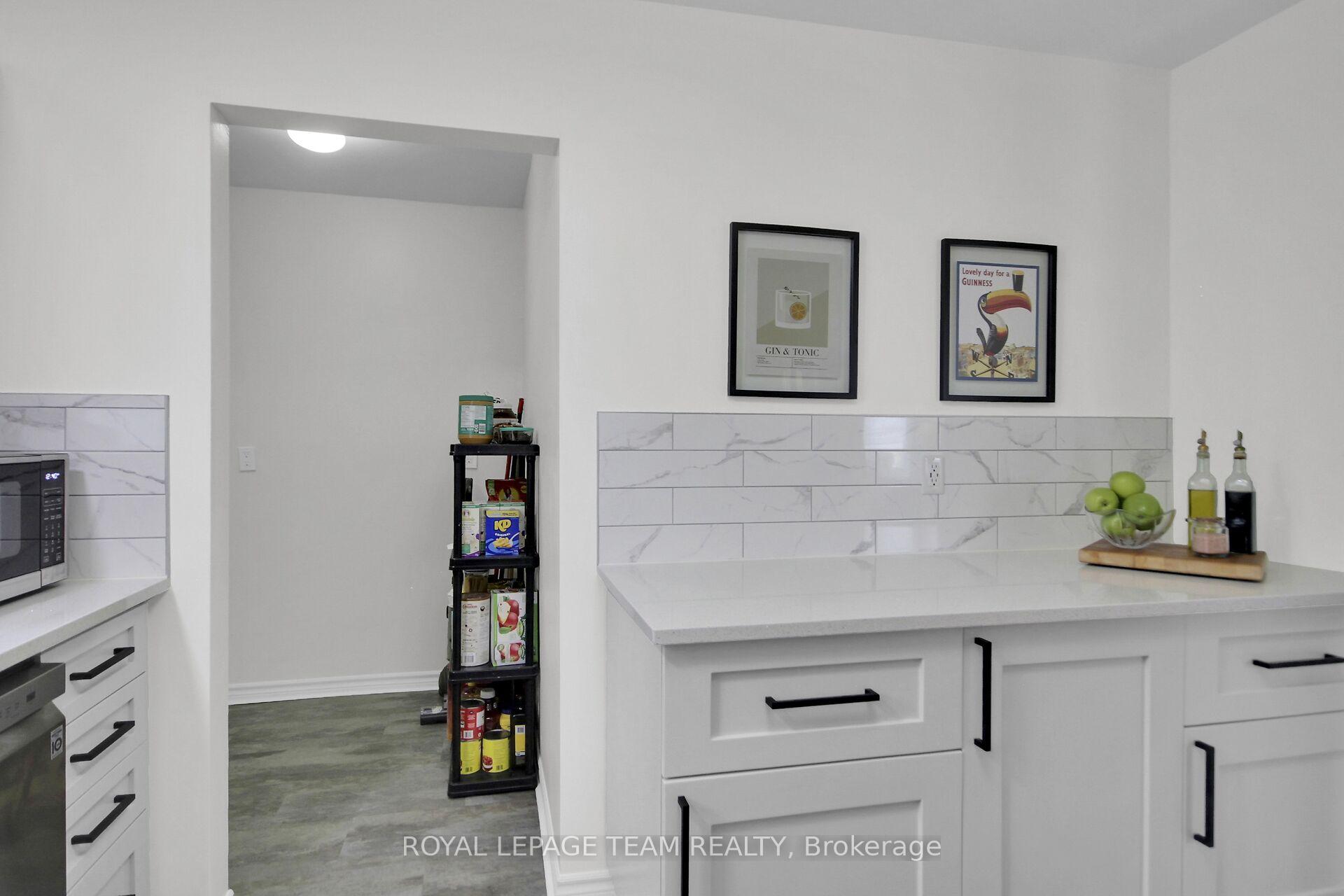 Photo 12 of 24 Ready Way, Ottawa, Barrhaven - Pheasant Run — HOMEH