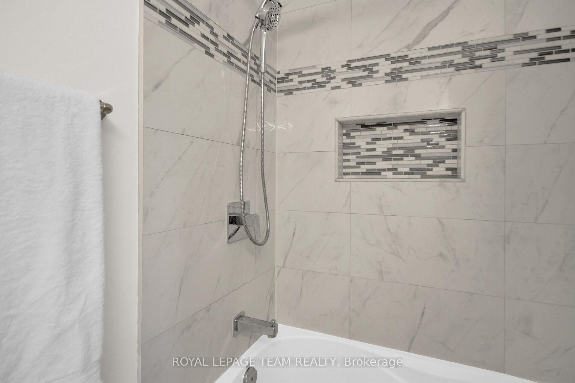 Photo 16 of 24 Ready Way, Ottawa, Barrhaven - Pheasant Run — HOMEH