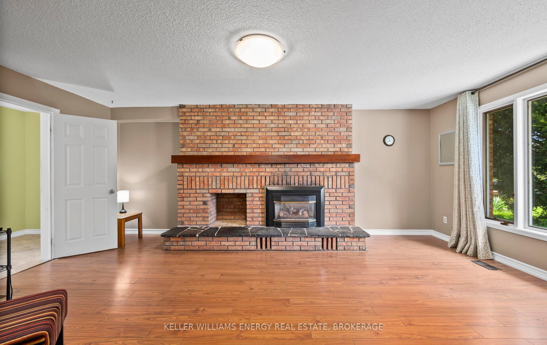 Photo 9 of 82 Varcoe Road, Clarington, Courtice — HOMEH