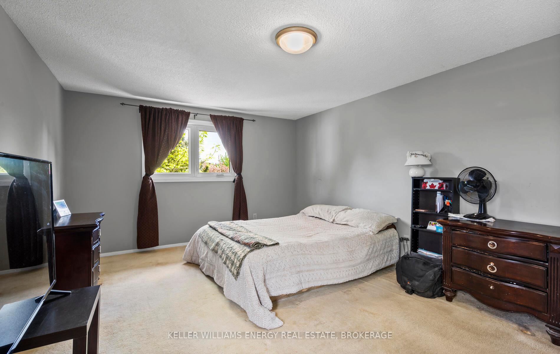 Photo 14 of 82 Varcoe Road, Clarington, Courtice — HOMEH