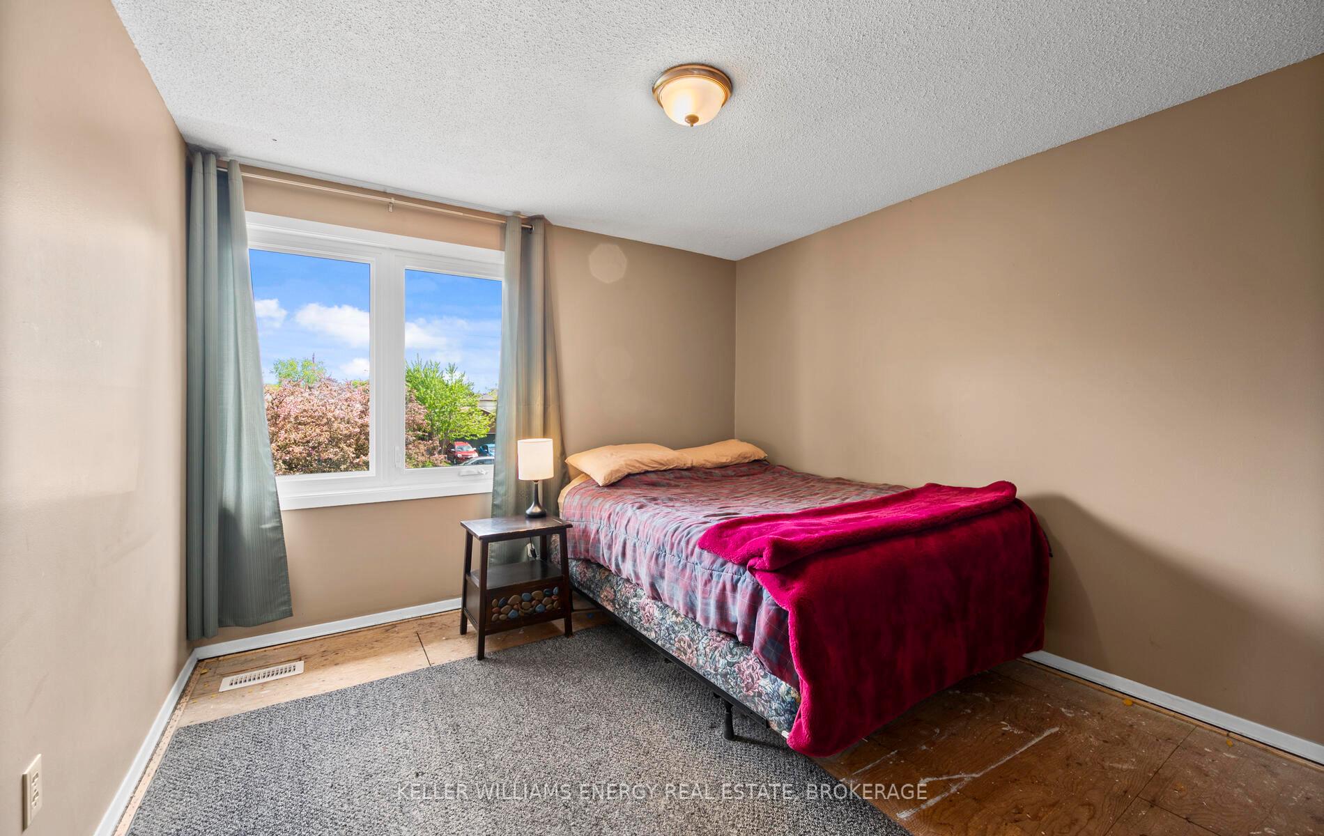 Photo 11 of 82 Varcoe Road, Clarington, Courtice — HOMEH