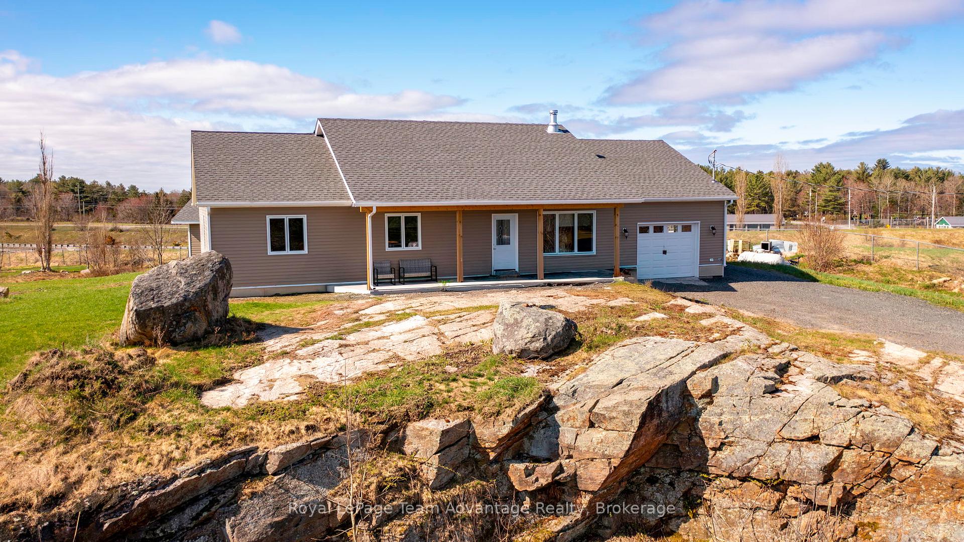 Photo 3 of 28 Meadowcrest Drive, McDougall — HOMEH